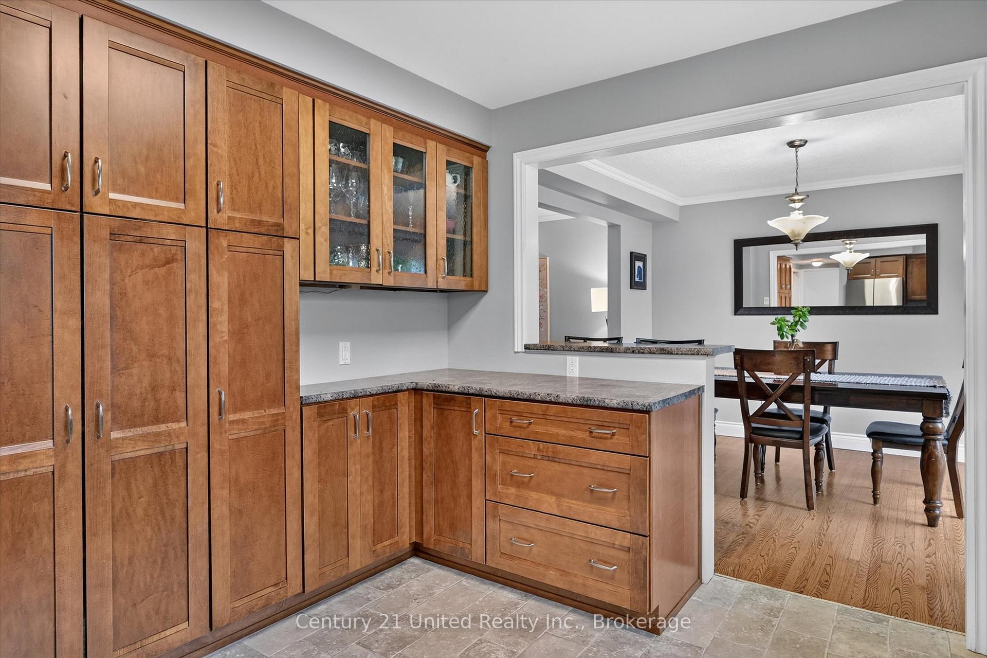 Photo 17 of 537 Montcalm Drive, Peterborough, Northcrest Ward 5 — HOMEH