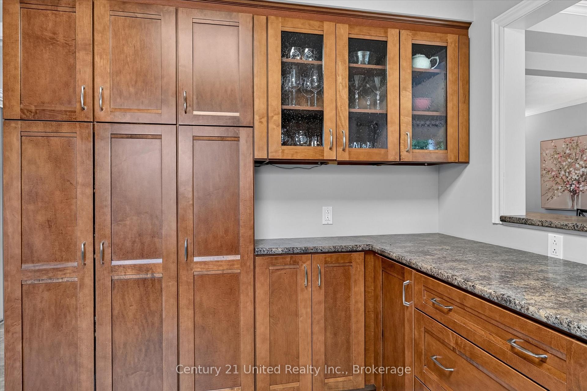 Photo 18 of 537 Montcalm Drive, Peterborough, Northcrest Ward 5 — HOMEH