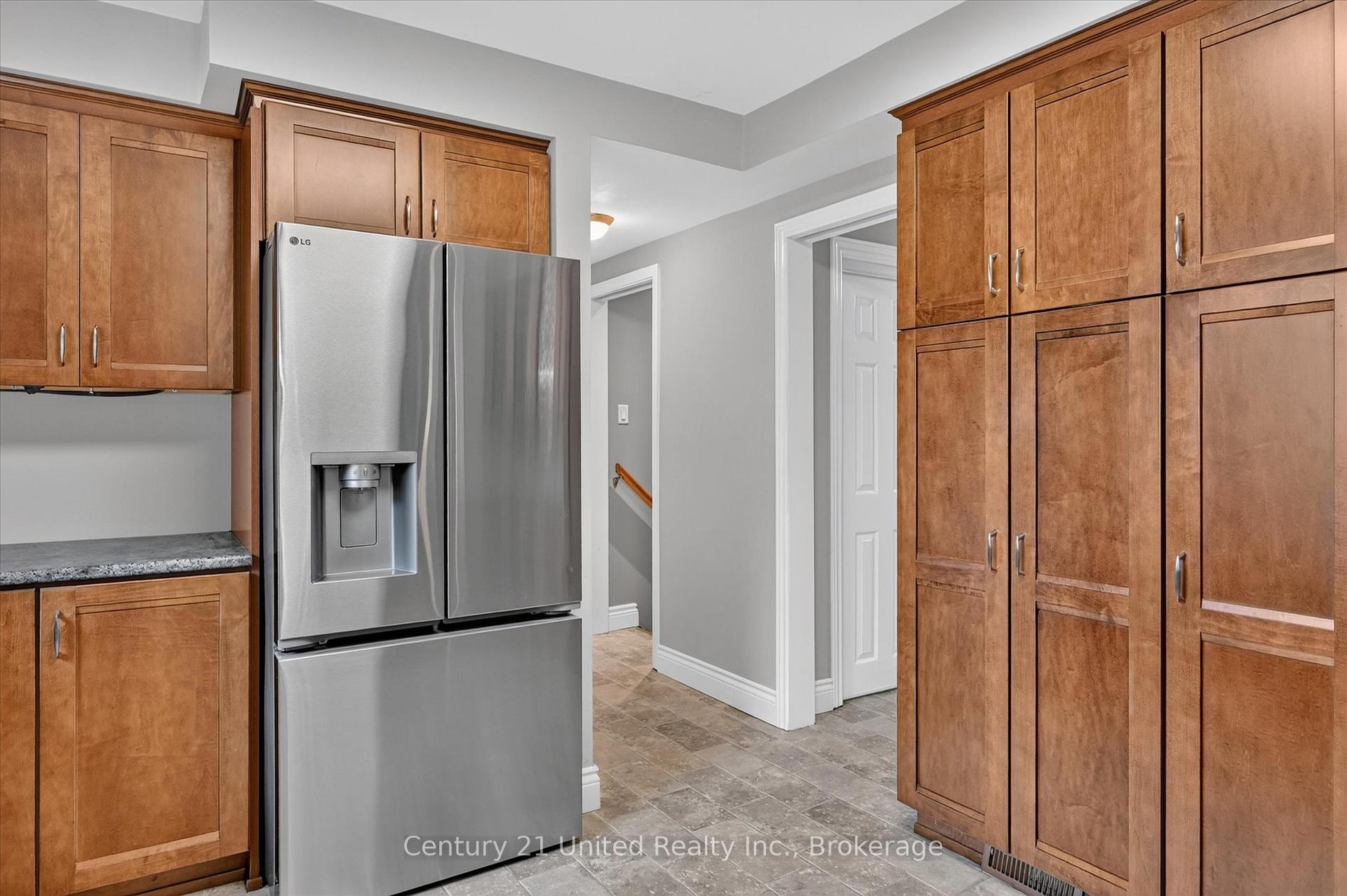 Photo 19 of 537 Montcalm Drive, Peterborough, Northcrest Ward 5 — HOMEH