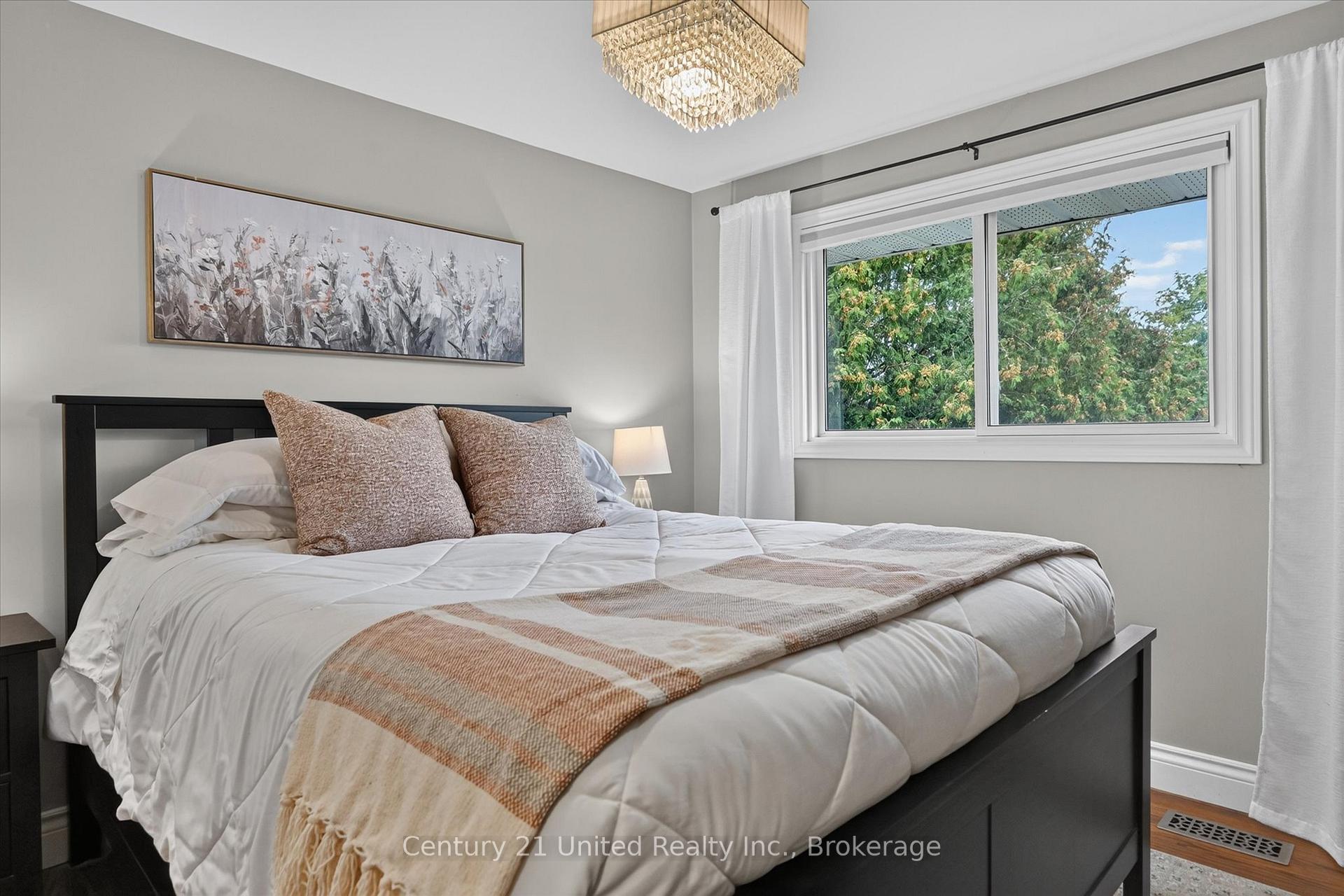 Photo 22 of 537 Montcalm Drive, Peterborough, Northcrest Ward 5 — HOMEH