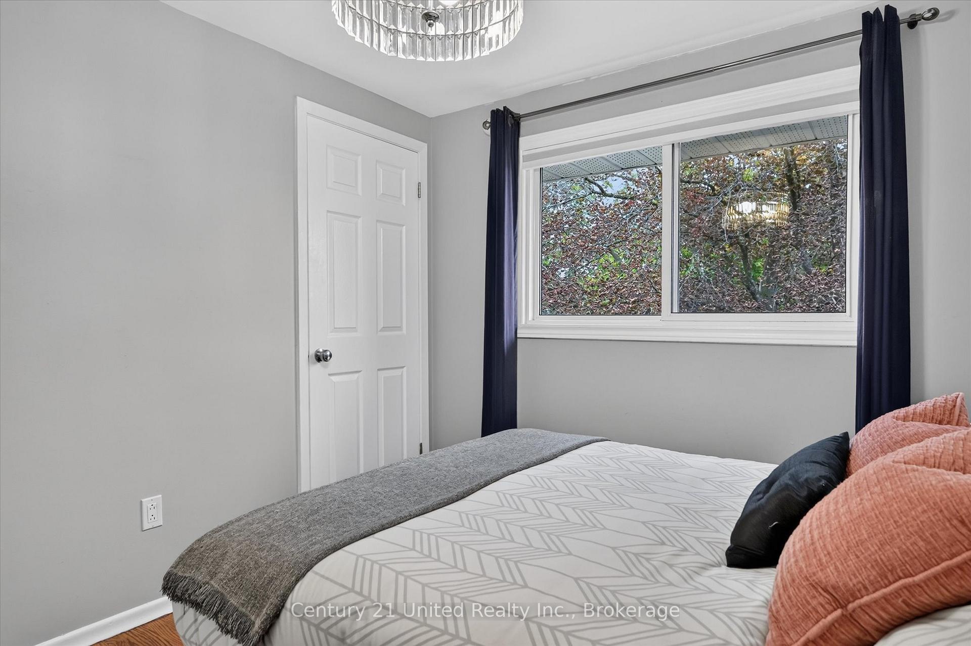 Photo 30 of 537 Montcalm Drive, Peterborough, Northcrest Ward 5 — HOMEH