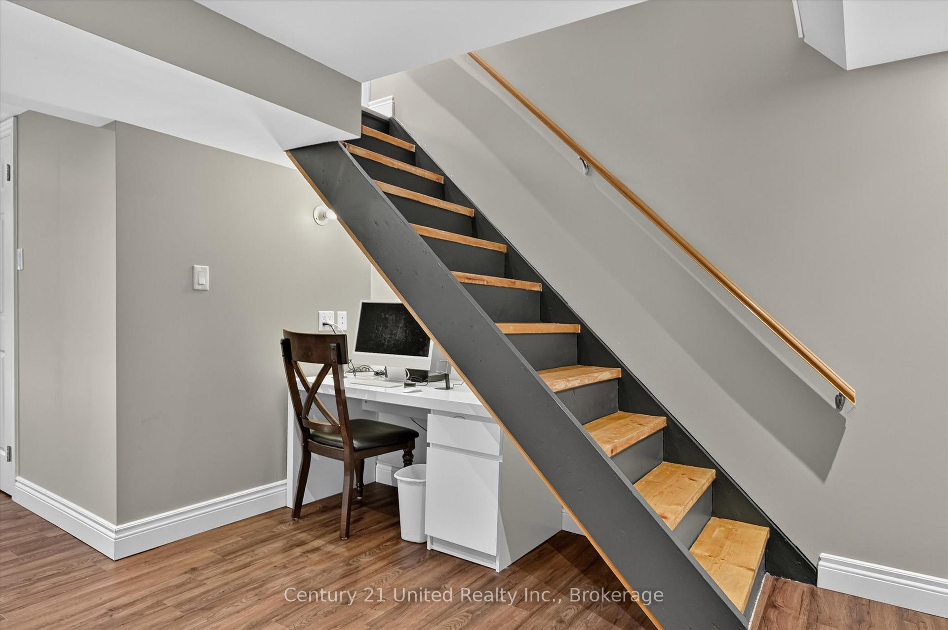 Photo 32 of 537 Montcalm Drive, Peterborough, Northcrest Ward 5 — HOMEH