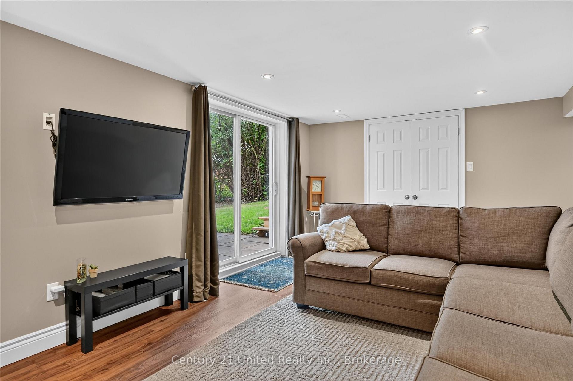 Photo 36 of 537 Montcalm Drive, Peterborough, Northcrest Ward 5 — HOMEH