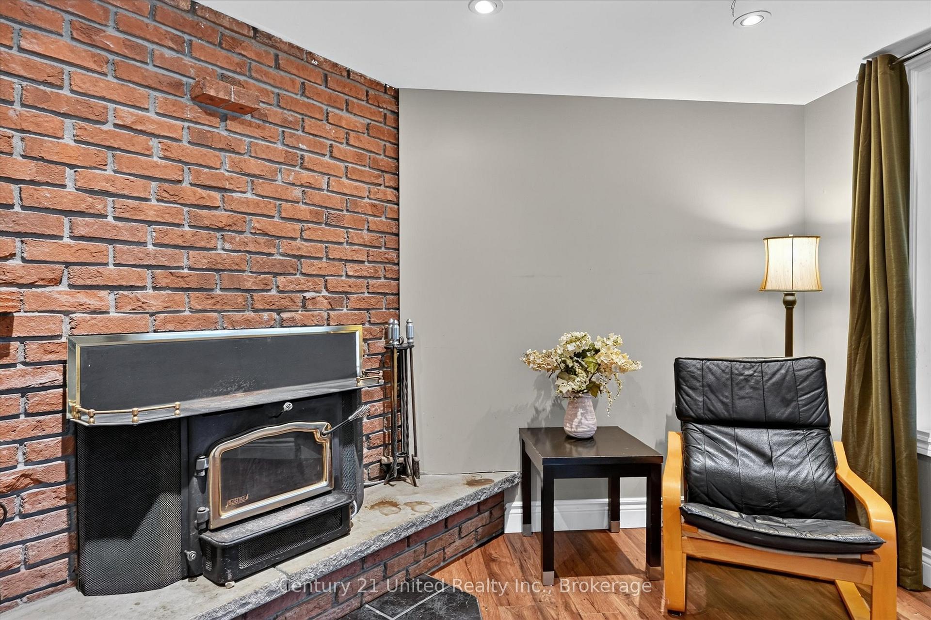 Photo 37 of 537 Montcalm Drive, Peterborough, Northcrest Ward 5 — HOMEH