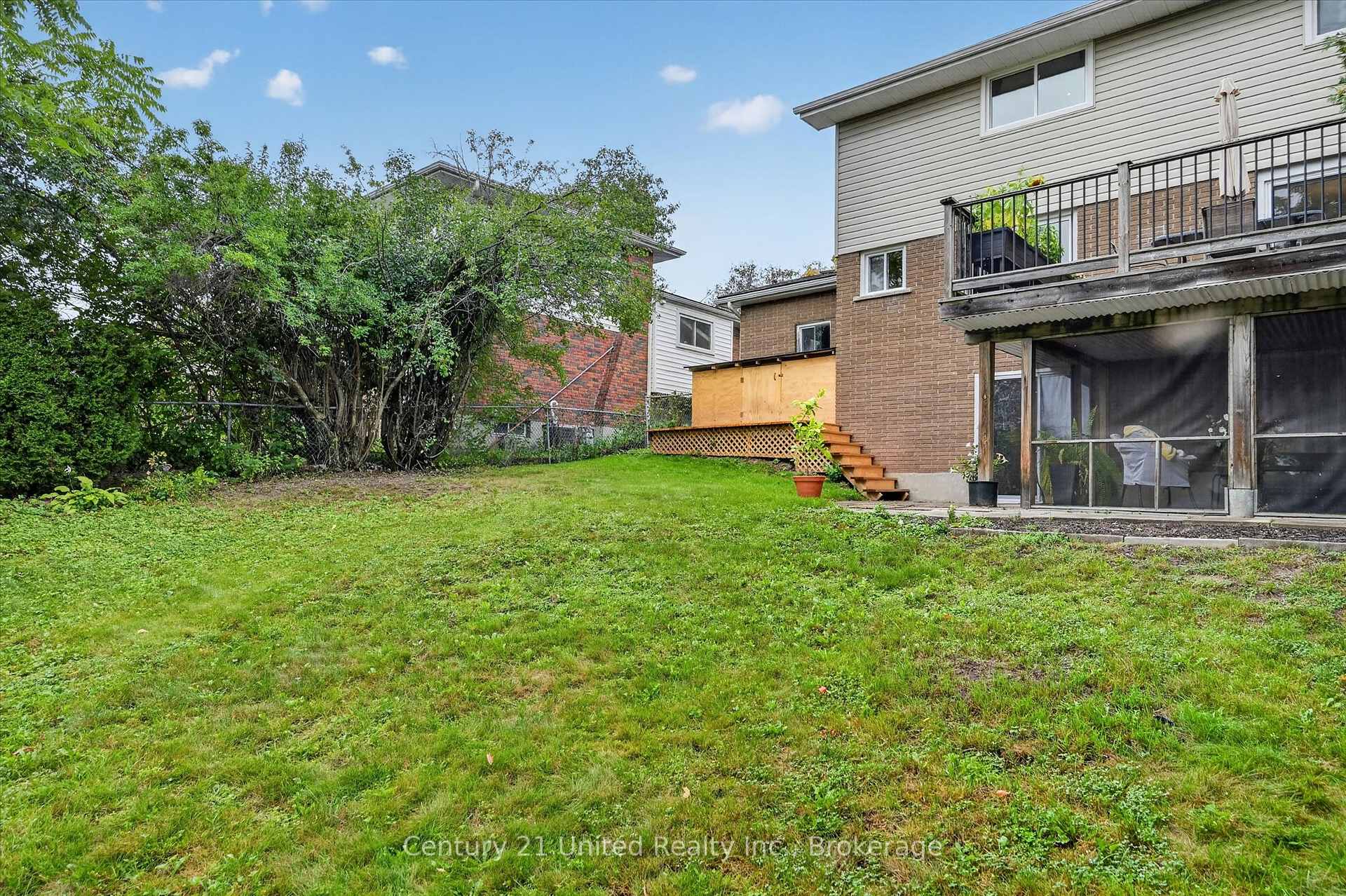 Photo 48 of 537 Montcalm Drive, Peterborough, Northcrest Ward 5 — HOMEH