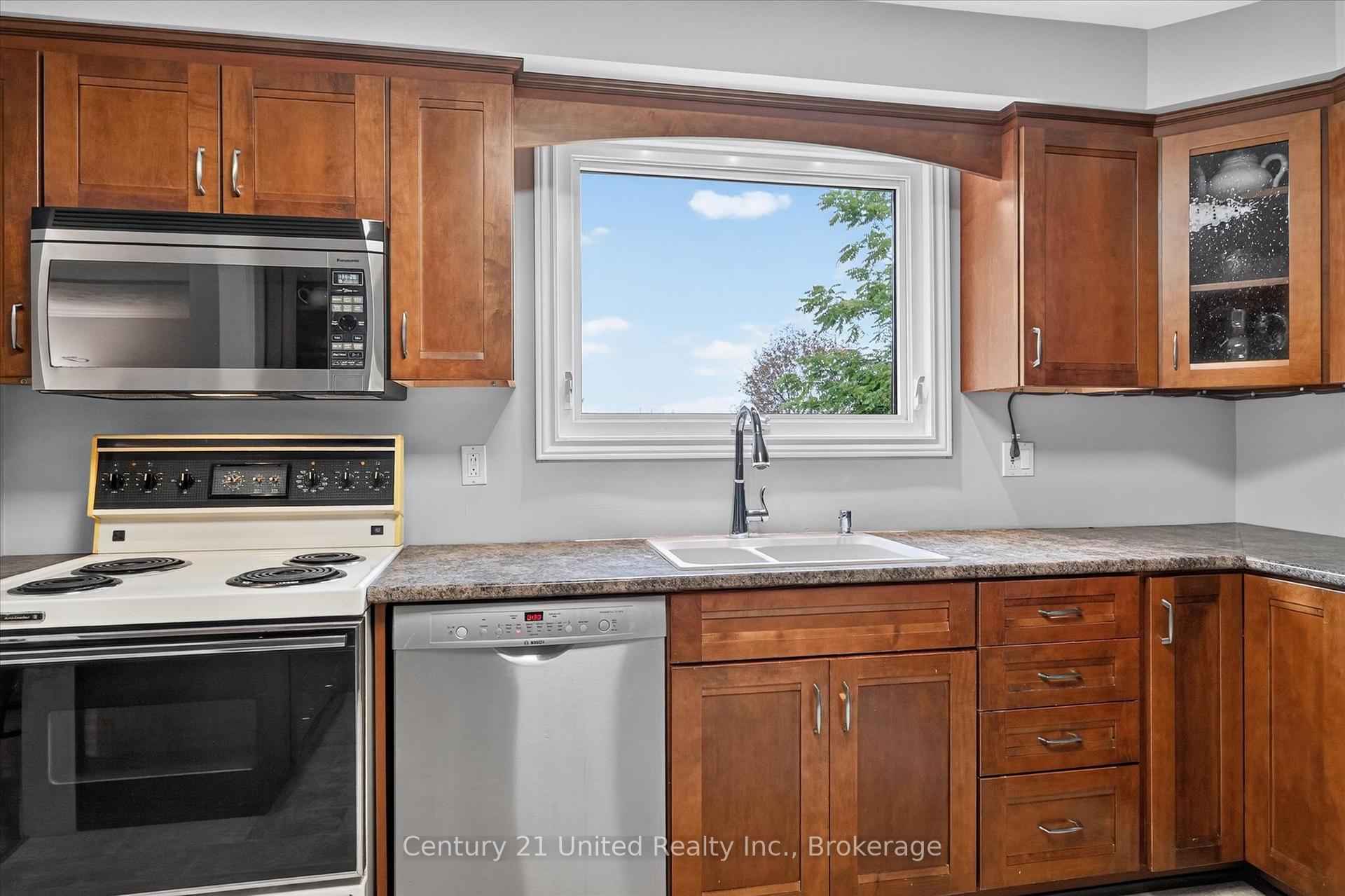 Photo 50 of 537 Montcalm Drive, Peterborough, Northcrest Ward 5 — HOMEH