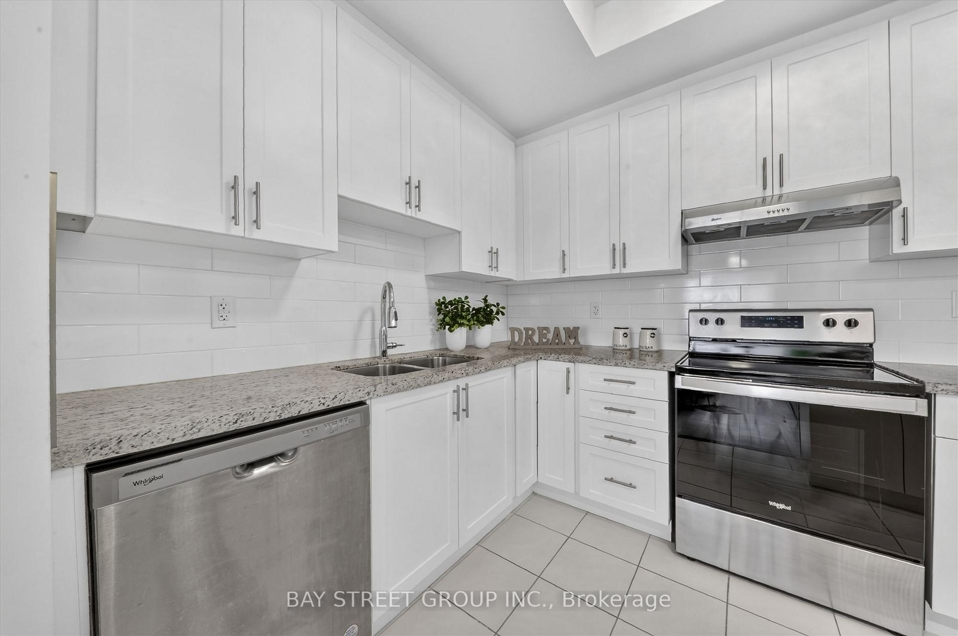 Photo 9 of 42 Herman Gilroy Lane, Markham, Angus Glen — HOMEH