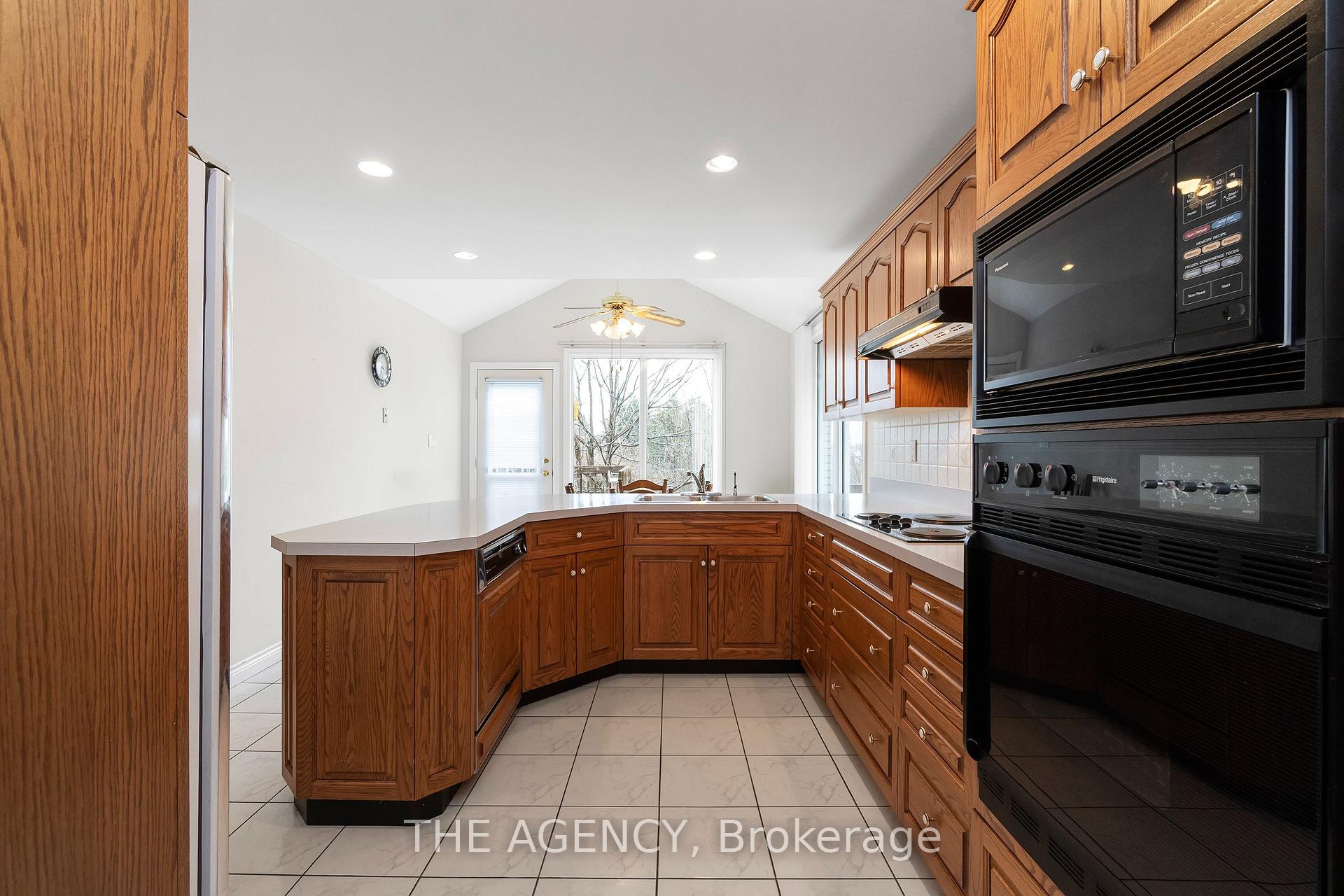 Photo 12 of 36 Buckingham Drive, Hamilton, Westcliffe — HOMEH