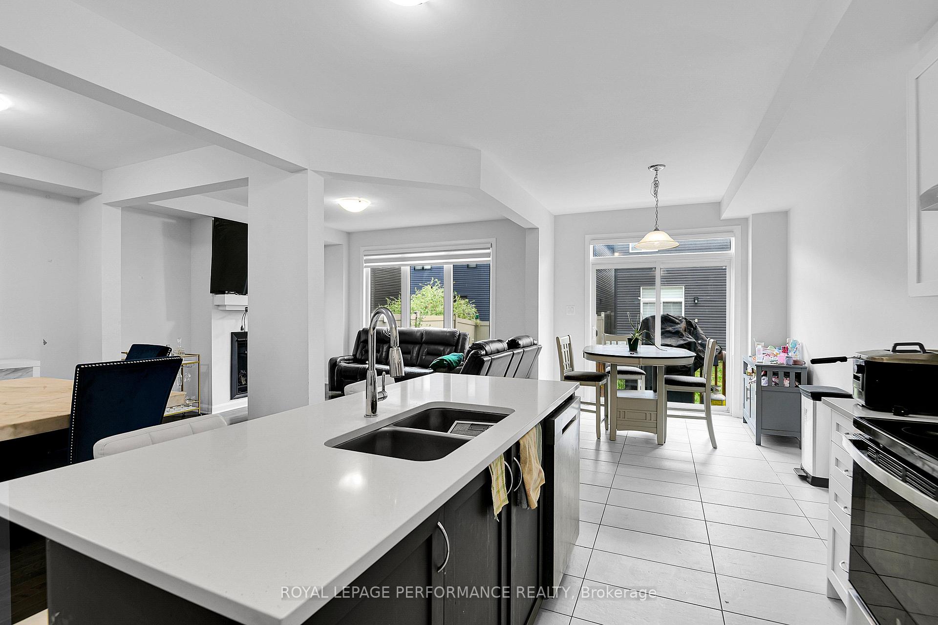 Photo 11 of 631 Idyllic Terrace, Ottawa, Avalon East — HOMEH