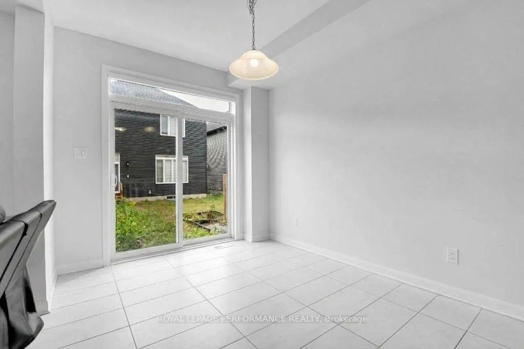 Photo 12 of 631 Idyllic Terrace, Ottawa, Avalon East — HOMEH