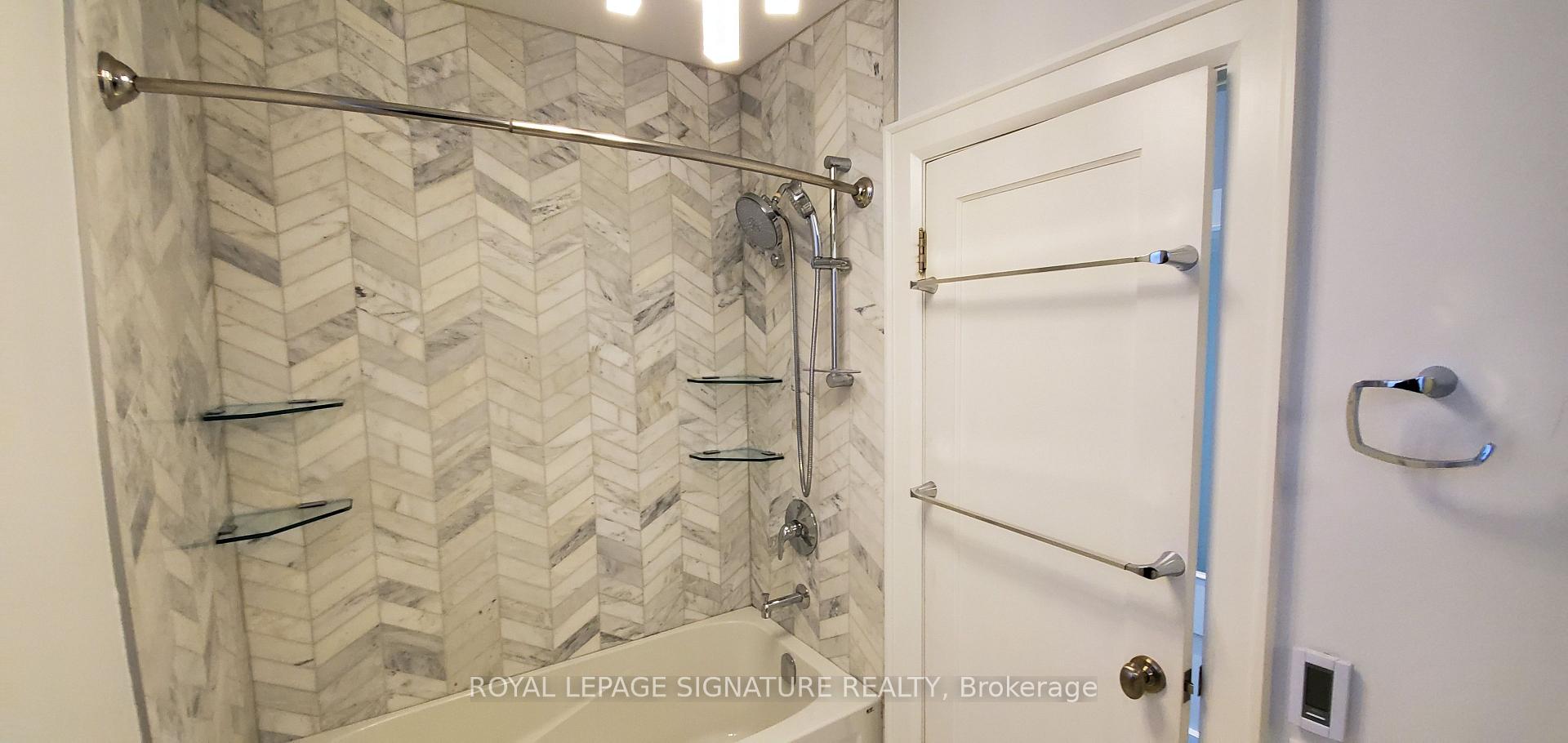 Photo 4 of 118 Parkhurst Boulevard, Toronto, Leaside — HOMEH