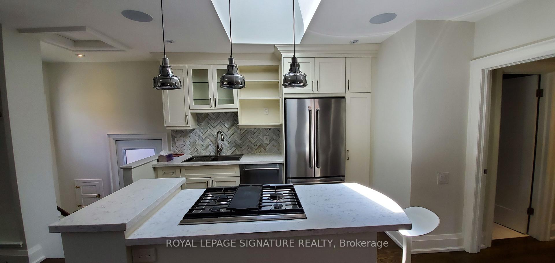 Photo 5 of 118 Parkhurst Boulevard, Toronto, Leaside — HOMEH