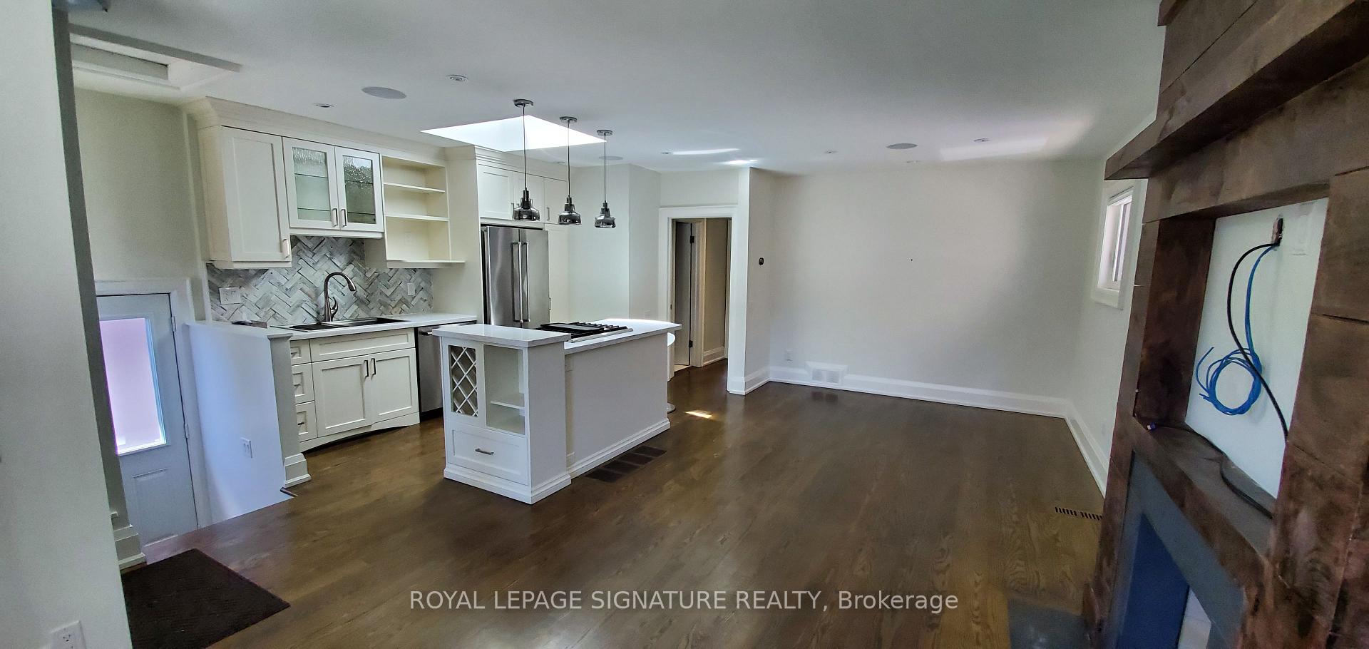 Photo 6 of 118 Parkhurst Boulevard, Toronto, Leaside — HOMEH