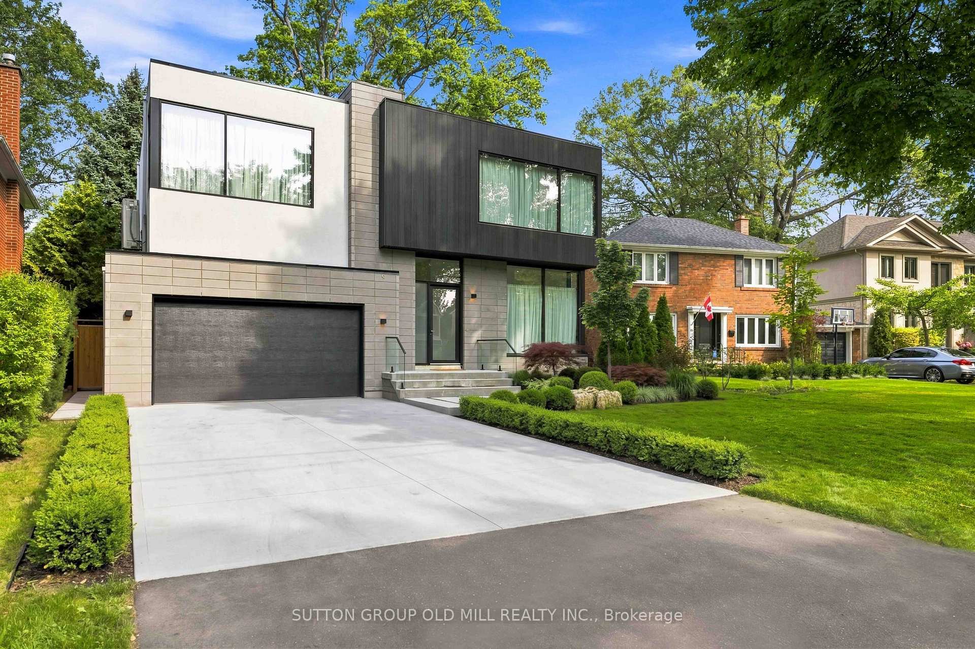 Photo 1 of 18 Herne Hill, Etobicoke, Edenbridge-Humber Valley — HOMEH