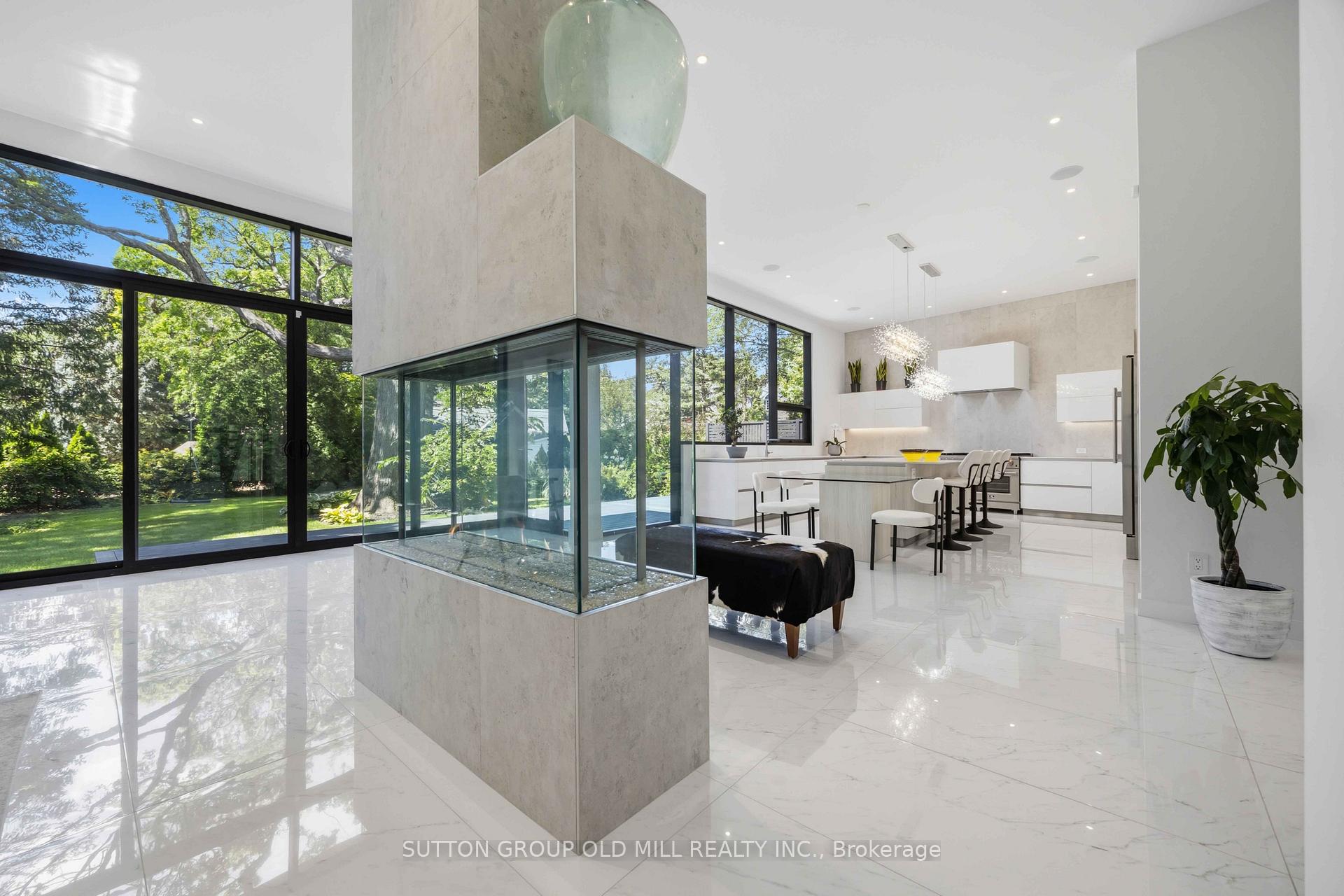 Photo 16 of 18 Herne Hill, Etobicoke, Edenbridge-Humber Valley — HOMEH