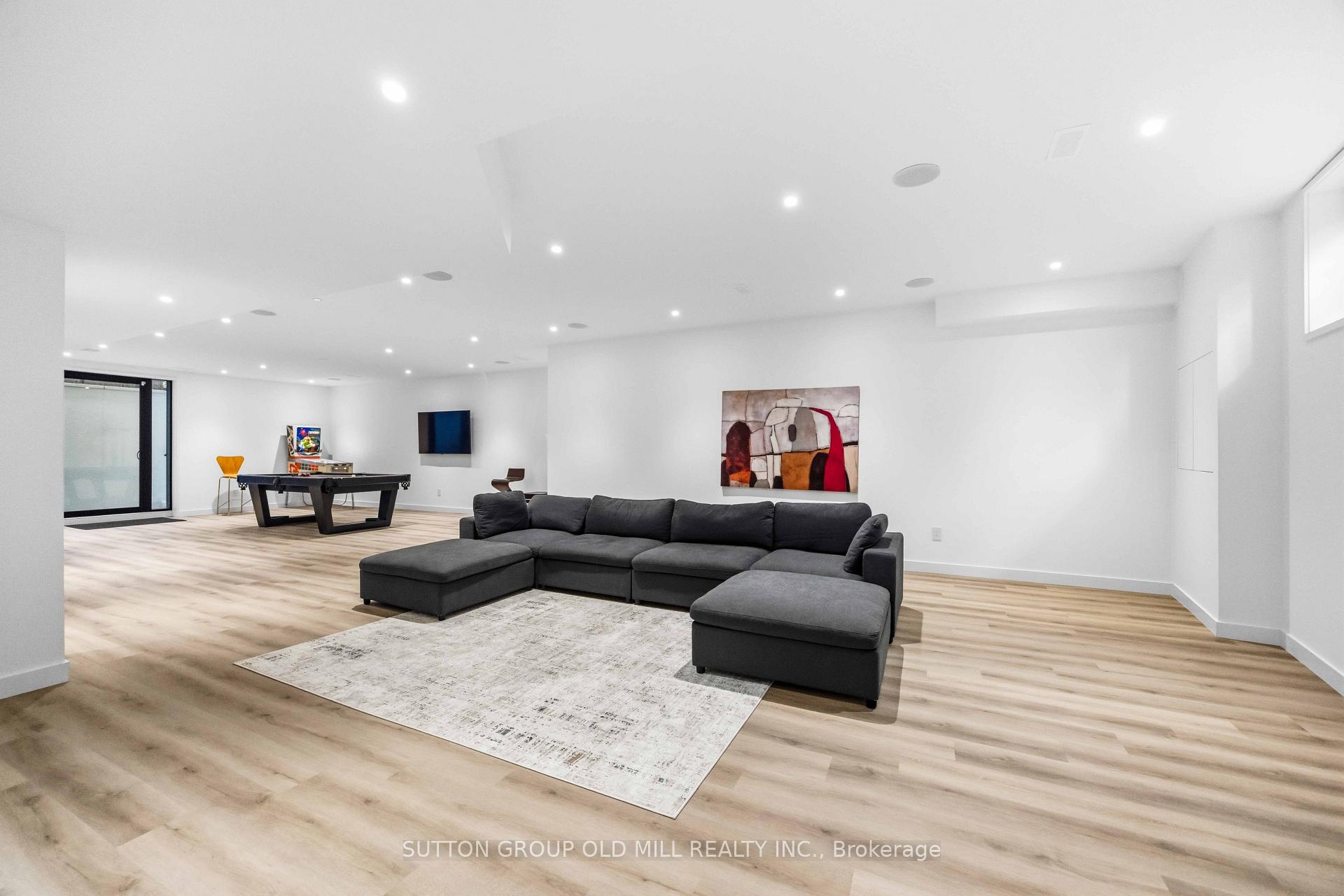 Photo 38 of 18 Herne Hill, Etobicoke, Edenbridge-Humber Valley — HOMEH