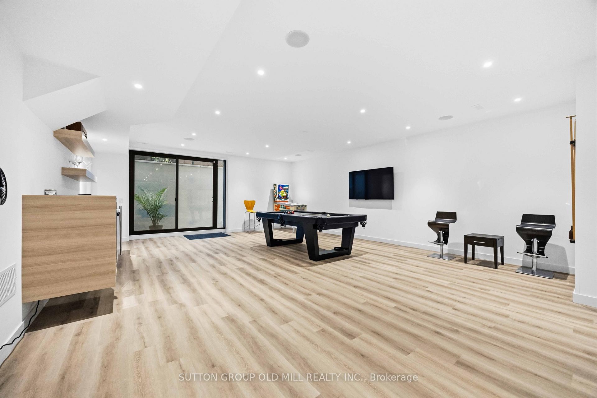 Photo 42 of 18 Herne Hill, Etobicoke, Edenbridge-Humber Valley — HOMEH