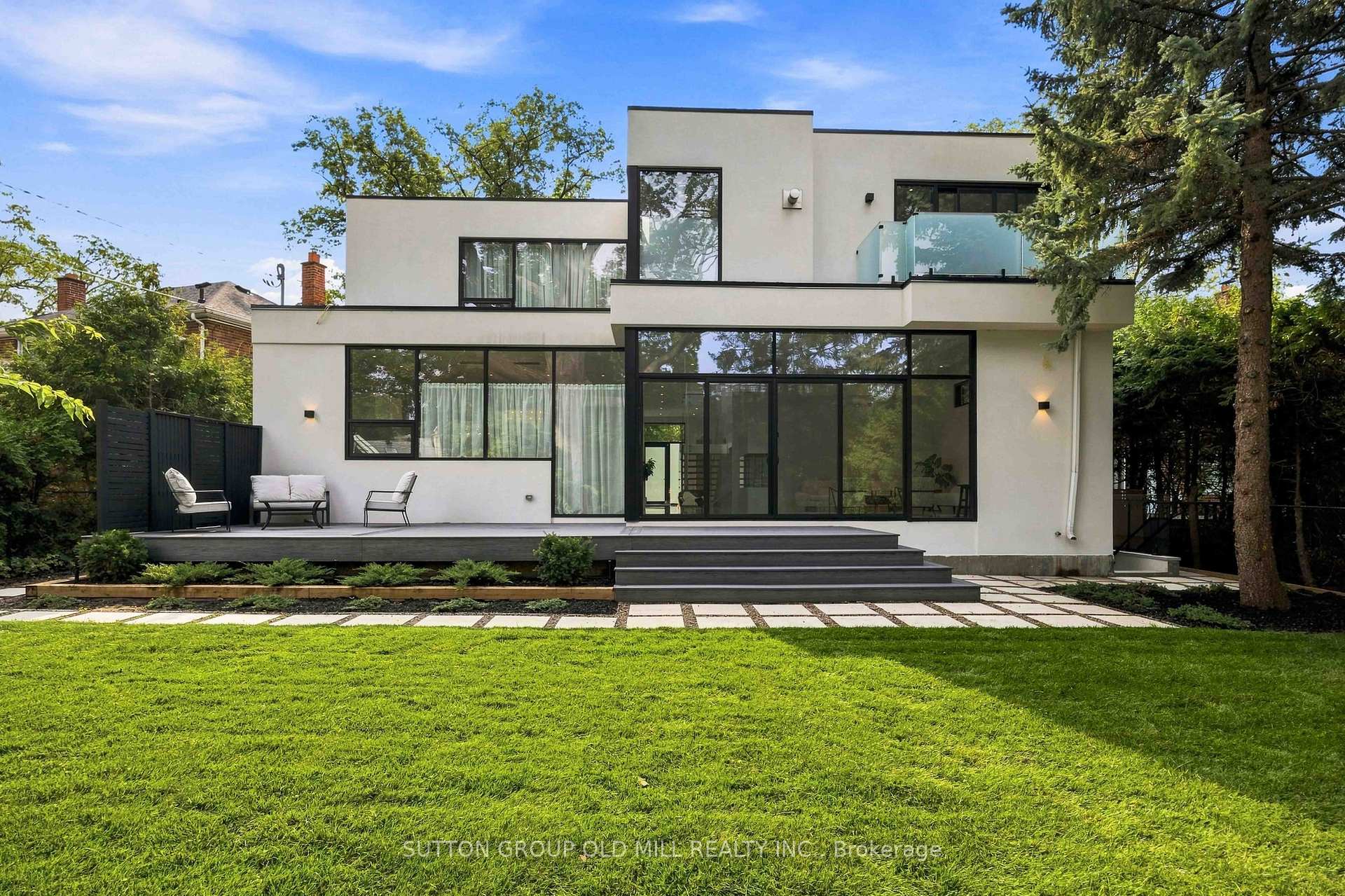 Photo 44 of 18 Herne Hill, Etobicoke, Edenbridge-Humber Valley — HOMEH