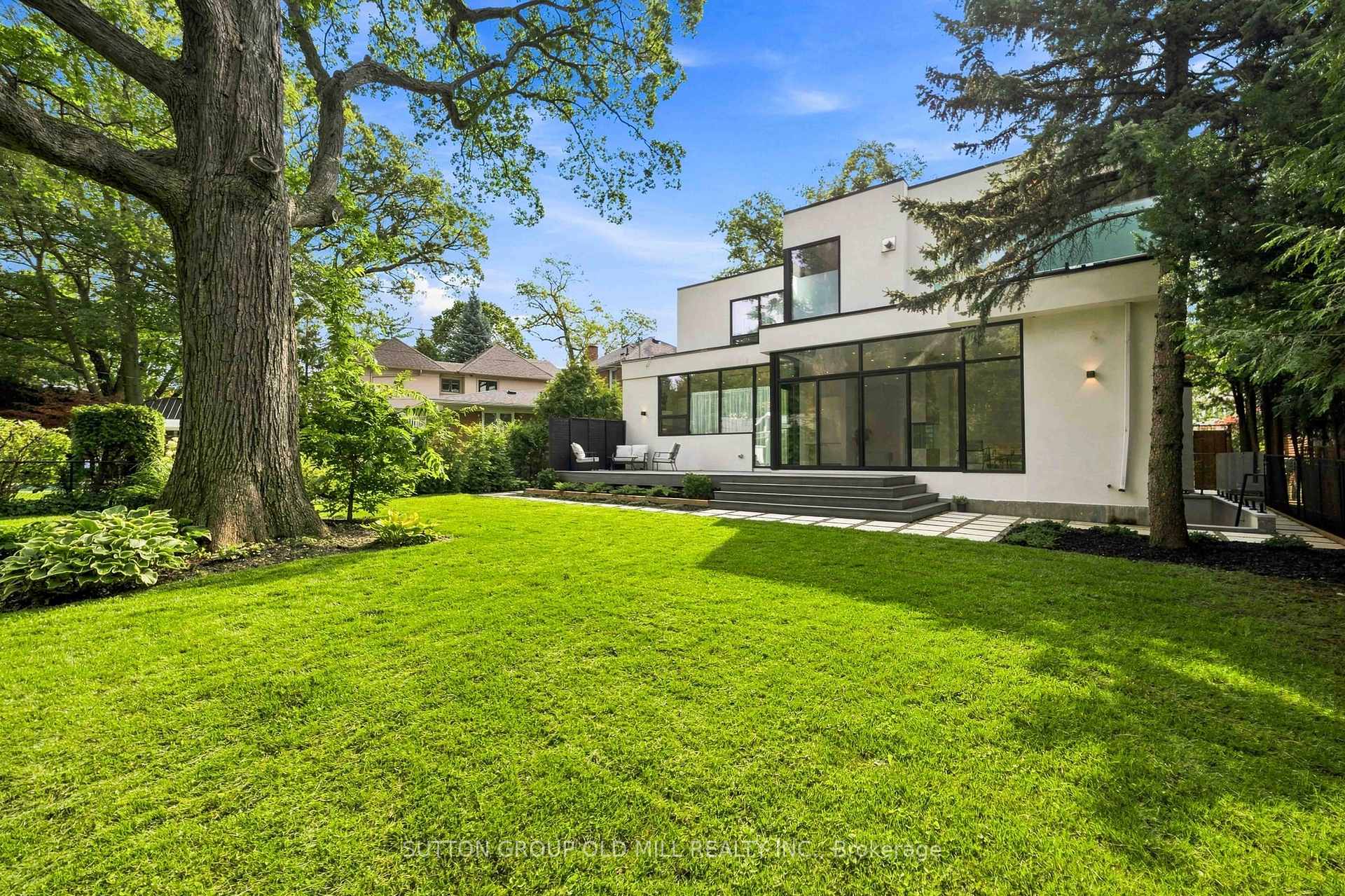 Photo 45 of 18 Herne Hill, Etobicoke, Edenbridge-Humber Valley — HOMEH