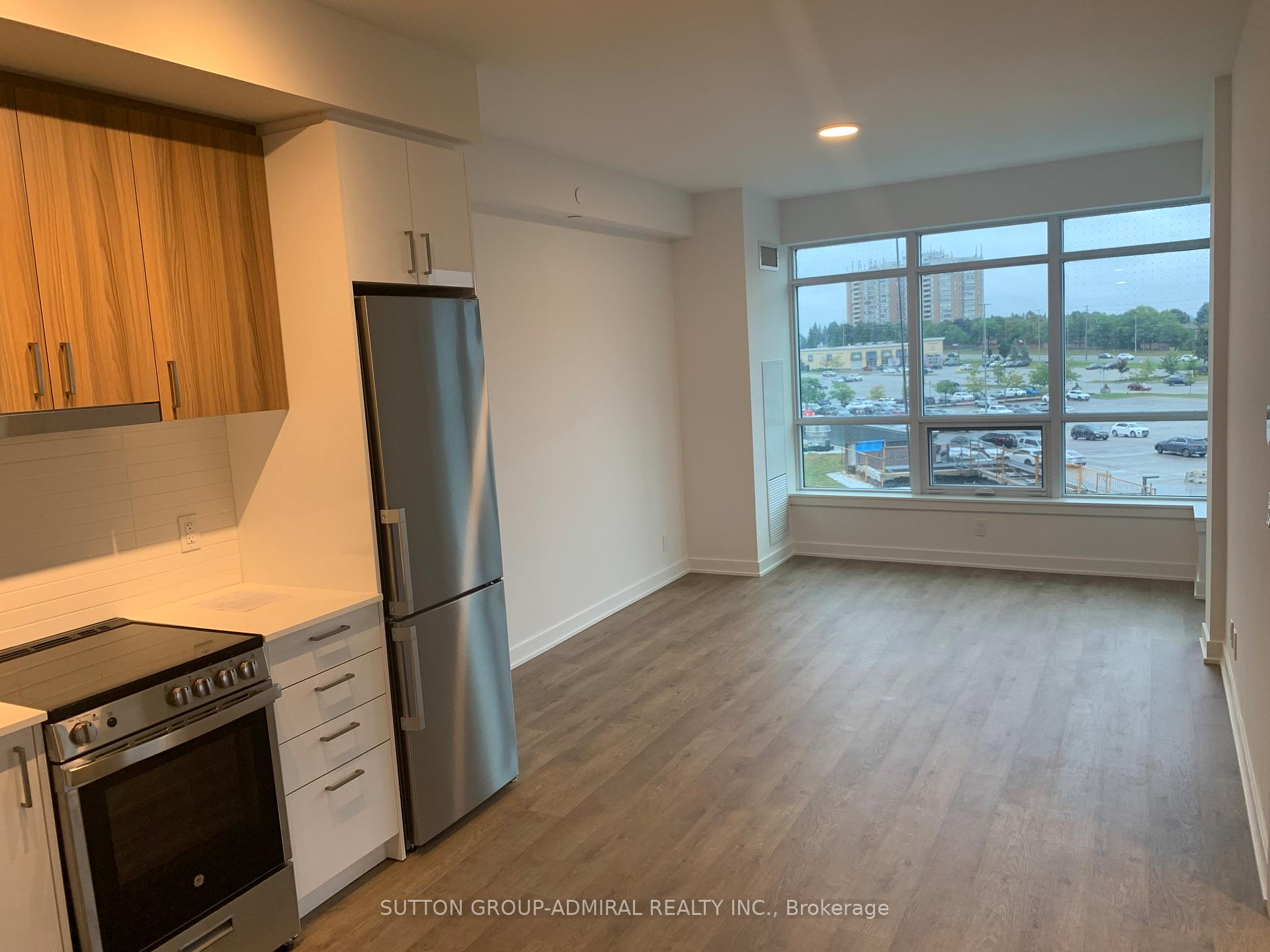 Photo 3 of Unit 332, 50 Upper Mall Way, Vaughan, Brownridge — HOMEH