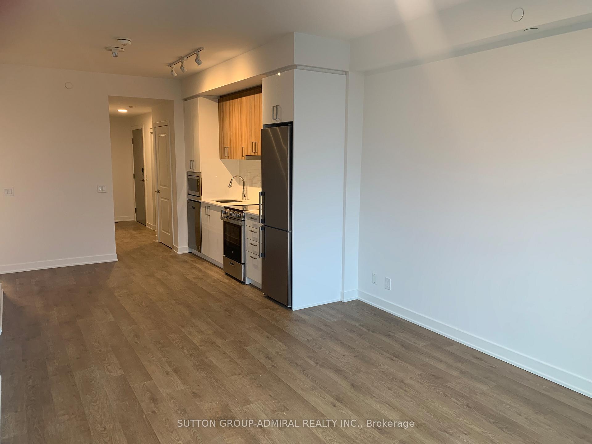 Photo 4 of Unit 332, 50 Upper Mall Way, Vaughan, Brownridge — HOMEH
