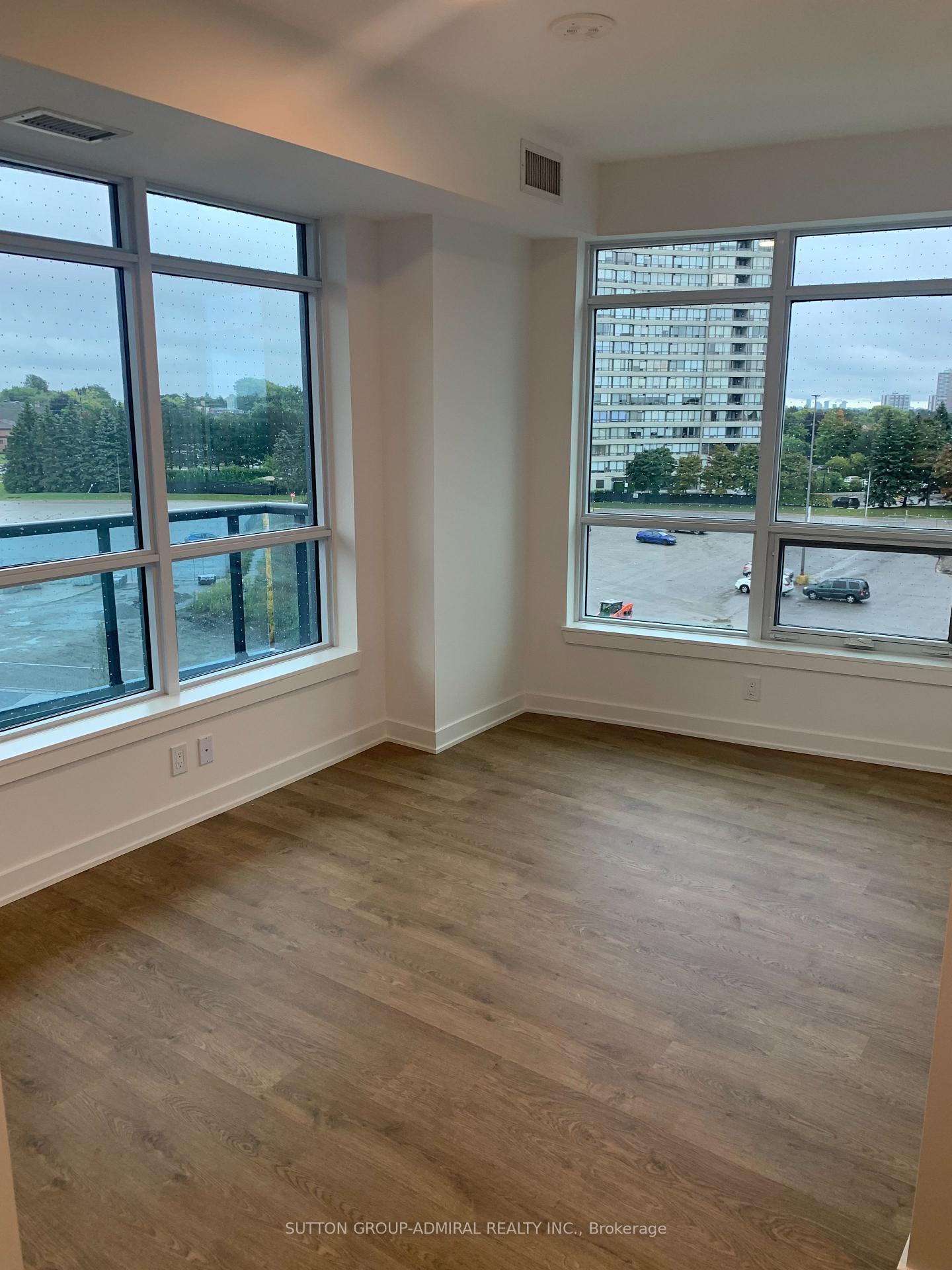 Photo 7 of Unit 332, 50 Upper Mall Way, Vaughan, Brownridge — HOMEH