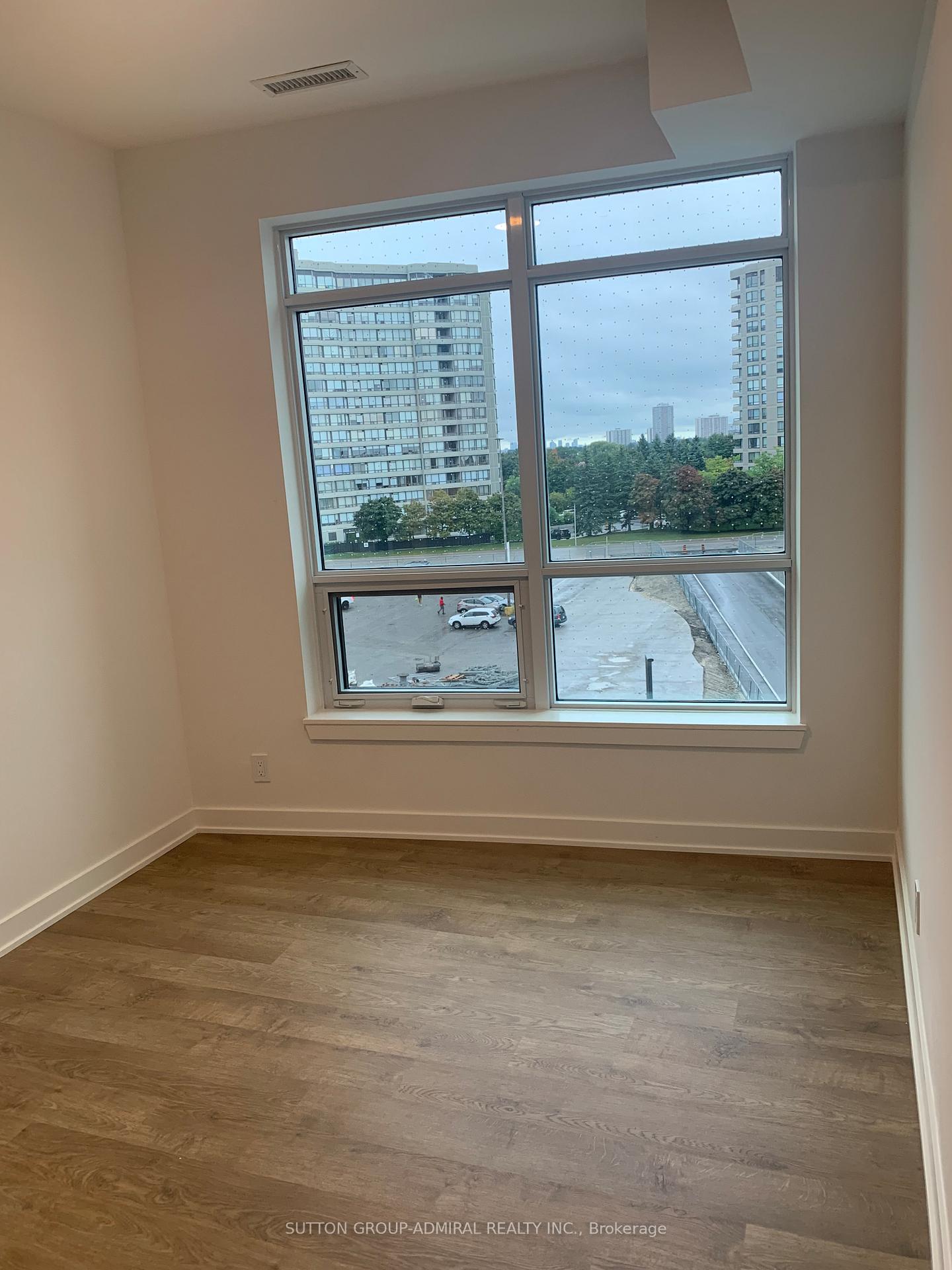 Photo 10 of Unit 332, 50 Upper Mall Way, Vaughan, Brownridge — HOMEH