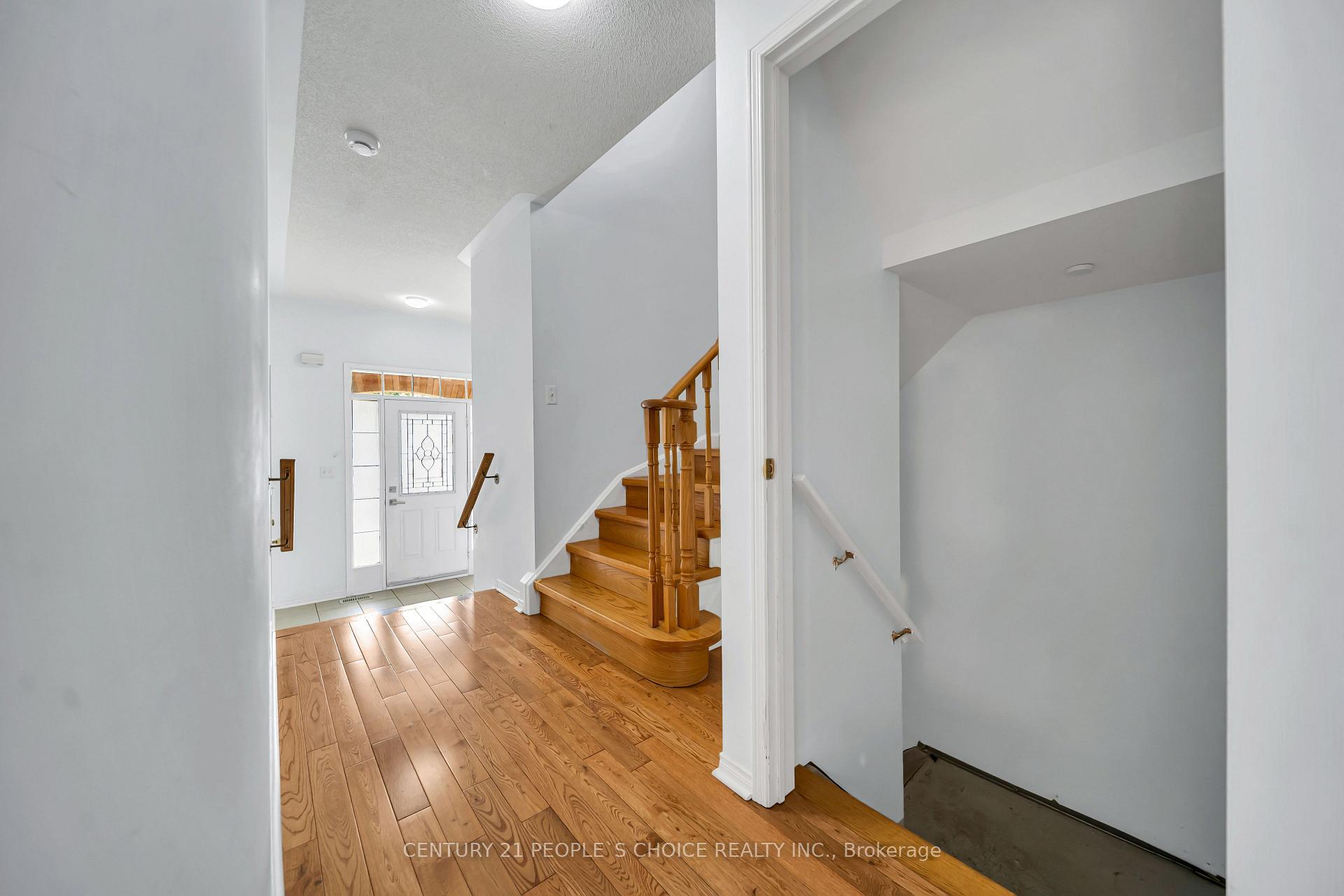 Photo 12 of 73 Crown Victoria Drive, Brampton, Fletcher's Meadow — HOMEH