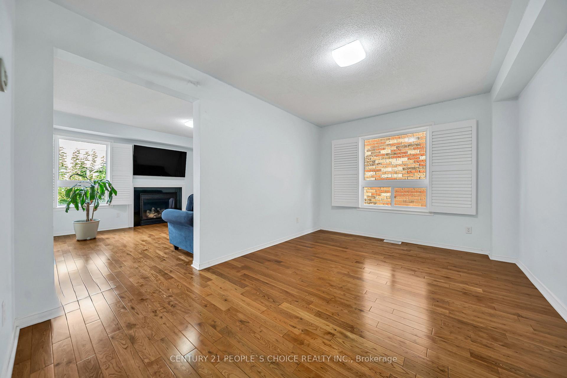 Photo 19 of 73 Crown Victoria Drive, Brampton, Fletcher's Meadow — HOMEH