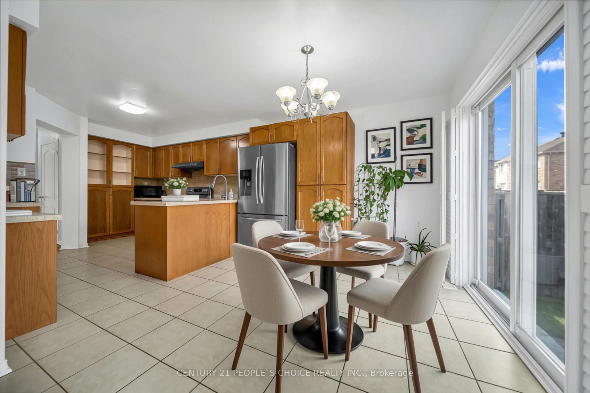 Photo 20 of 73 Crown Victoria Drive, Brampton, Fletcher's Meadow — HOMEH