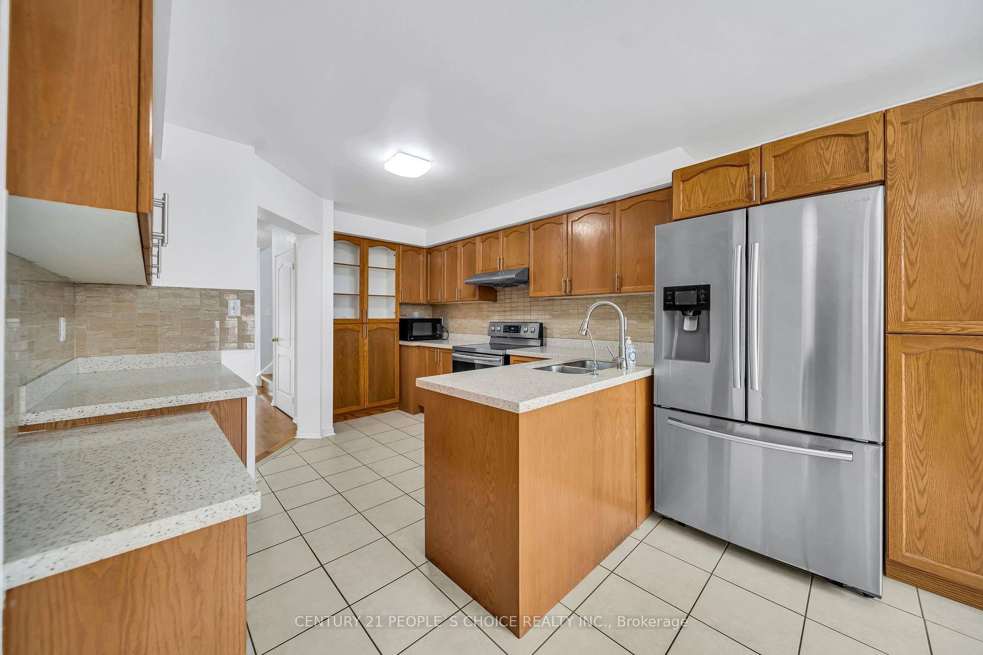 Photo 23 of 73 Crown Victoria Drive, Brampton, Fletcher's Meadow — HOMEH