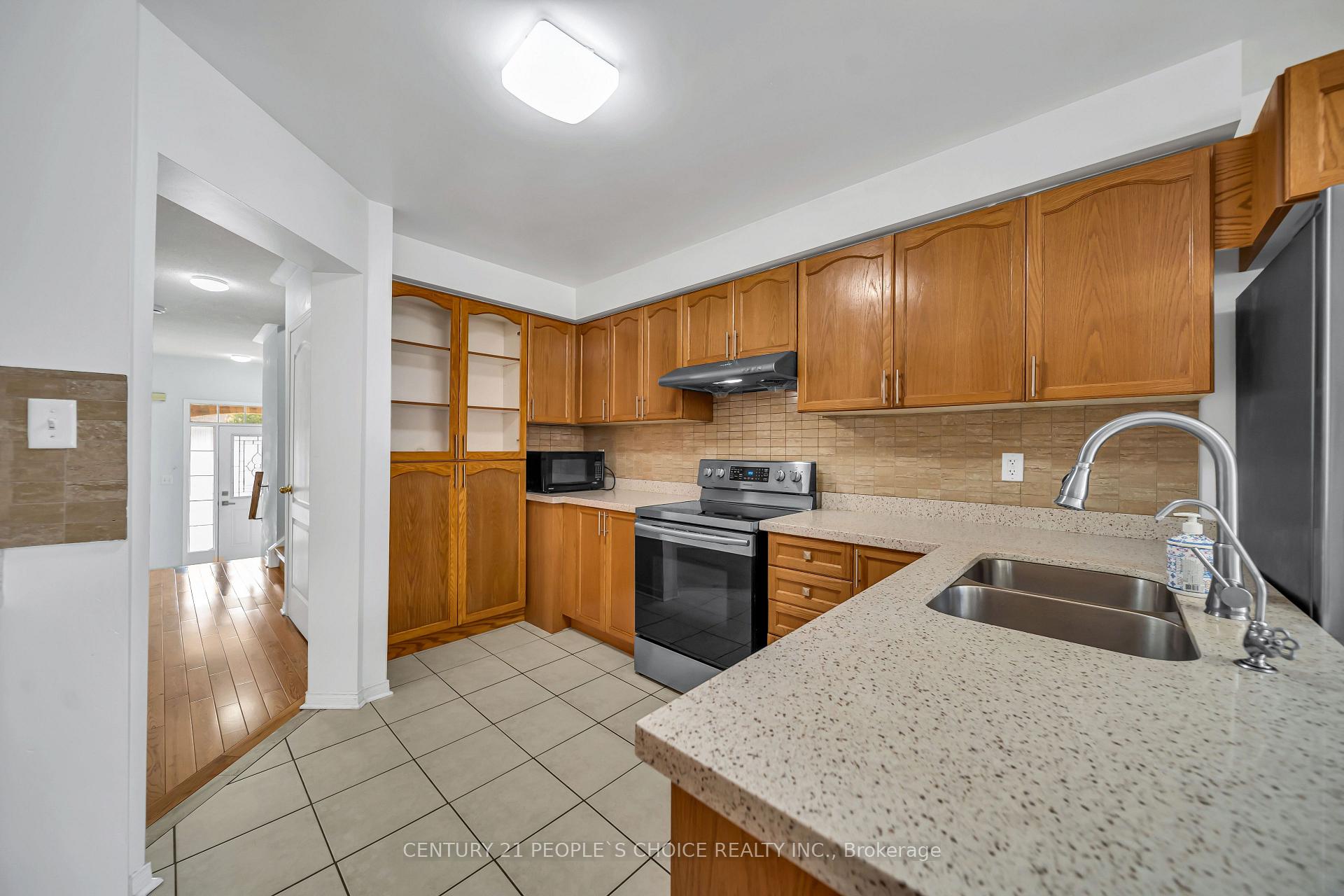 Photo 24 of 73 Crown Victoria Drive, Brampton, Fletcher's Meadow — HOMEH