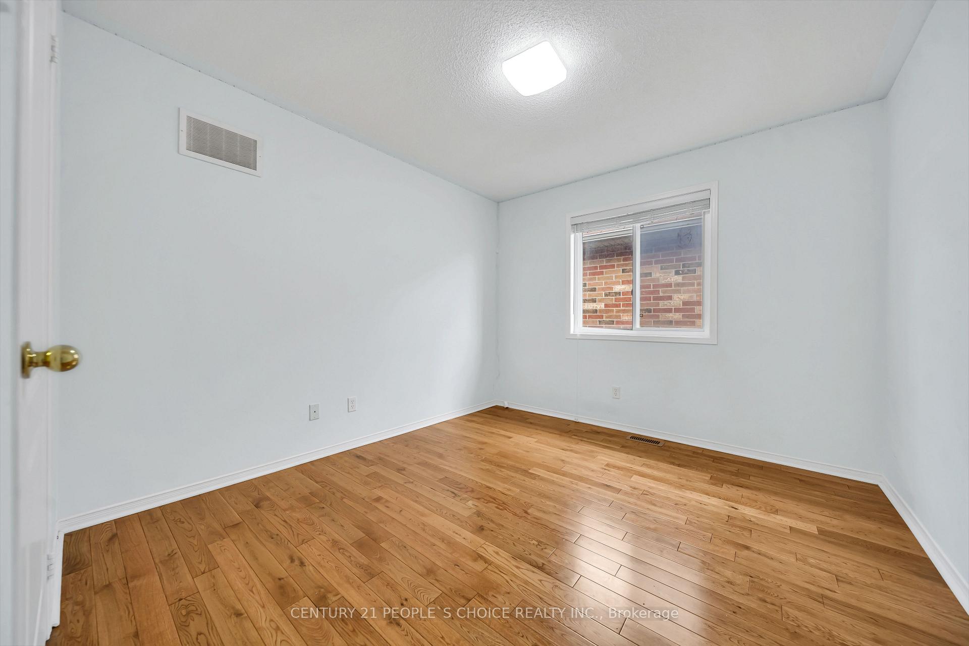 Photo 44 of 73 Crown Victoria Drive, Brampton, Fletcher's Meadow — HOMEH