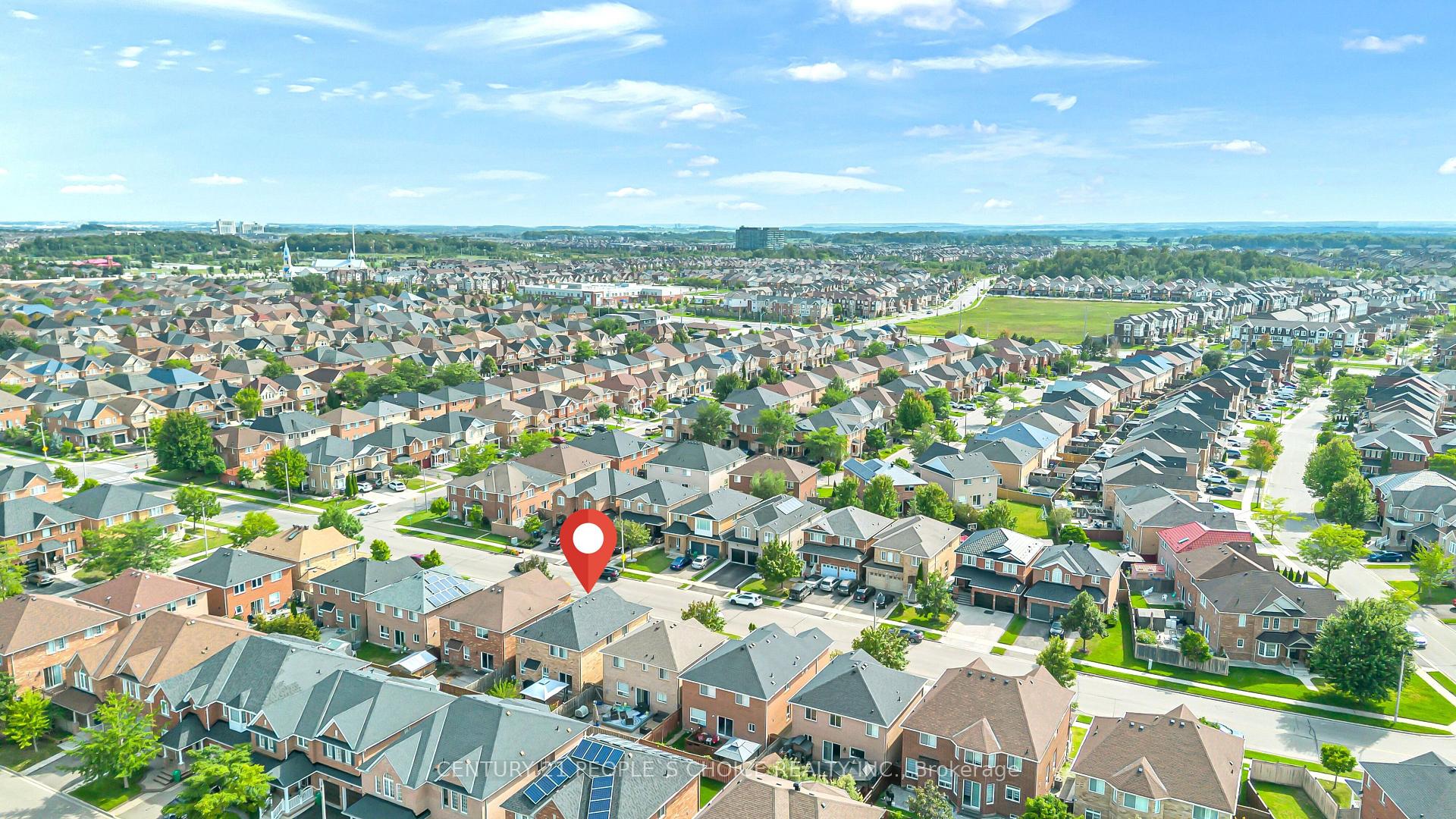 Photo 52 of 73 Crown Victoria Drive, Brampton, Fletcher's Meadow — HOMEH