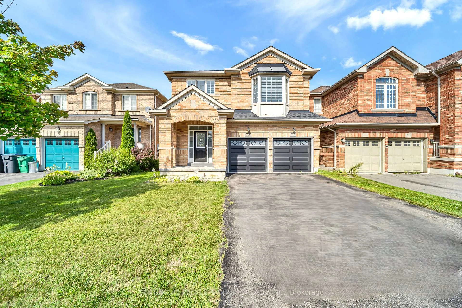 Photo 3 of 73 Crown Victoria Drive, Brampton, Fletcher's Meadow — HOMEH