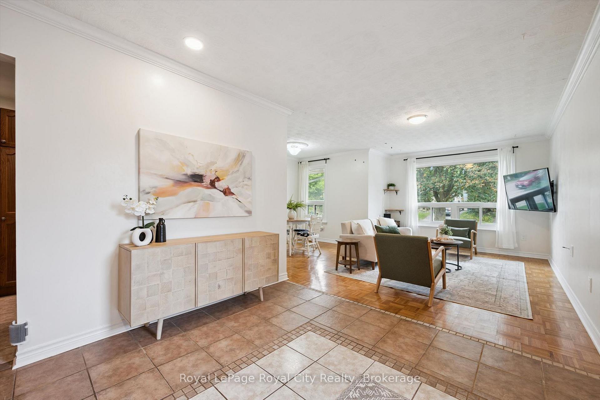 Photo 5 of 29 Mcilwraith Crescent, Guelph, Grange Road — HOMEH