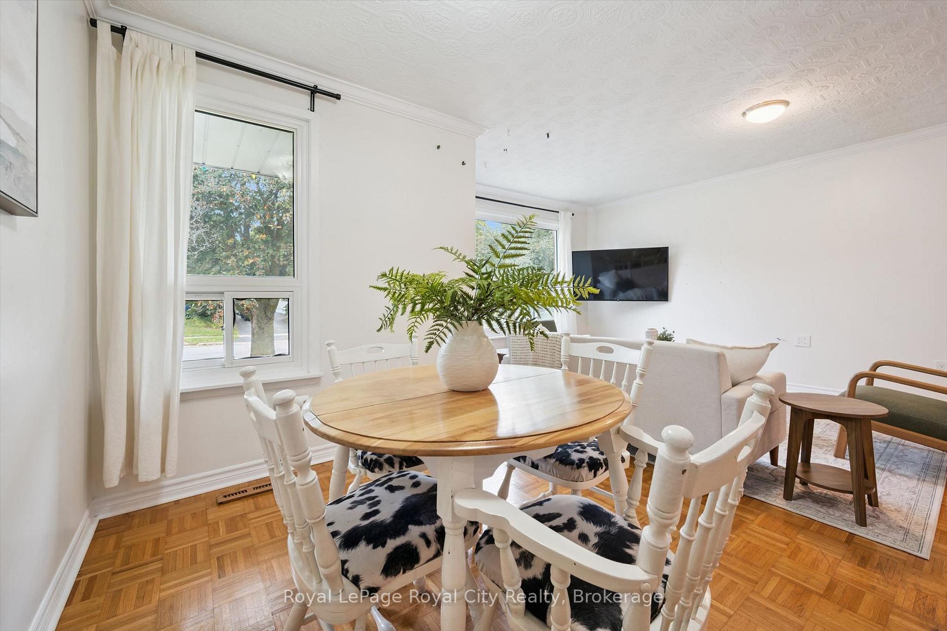 Photo 10 of 29 Mcilwraith Crescent, Guelph, Grange Road — HOMEH