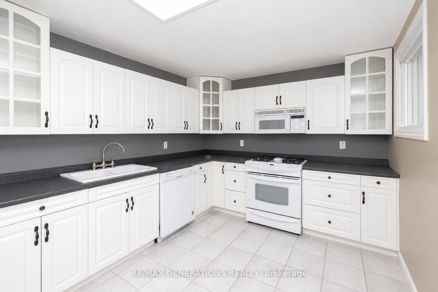 Photo 7 of 129 Heron Street, Thunder Bay, East End — HOMEH