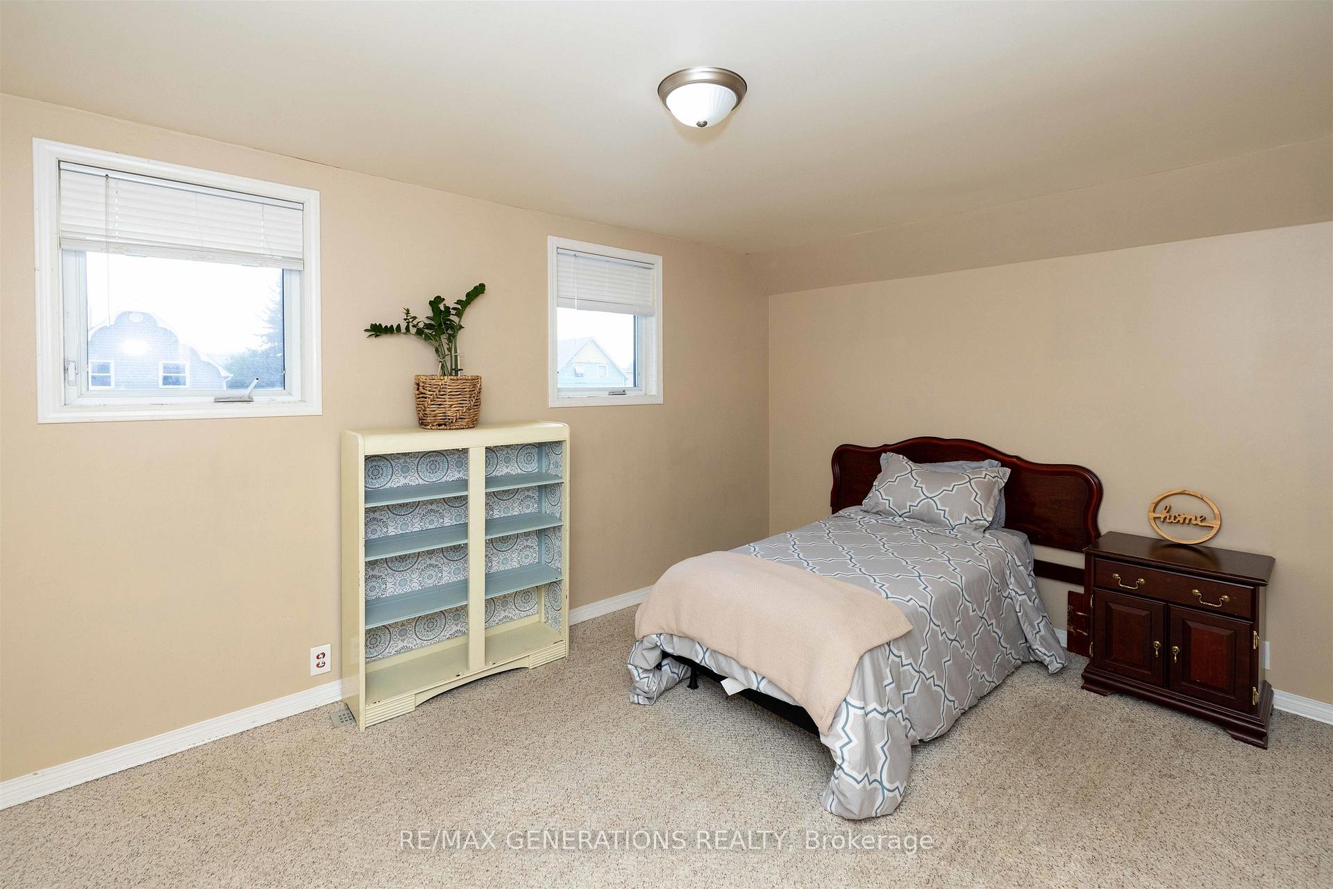 Photo 11 of 129 Heron Street, Thunder Bay, East End — HOMEH