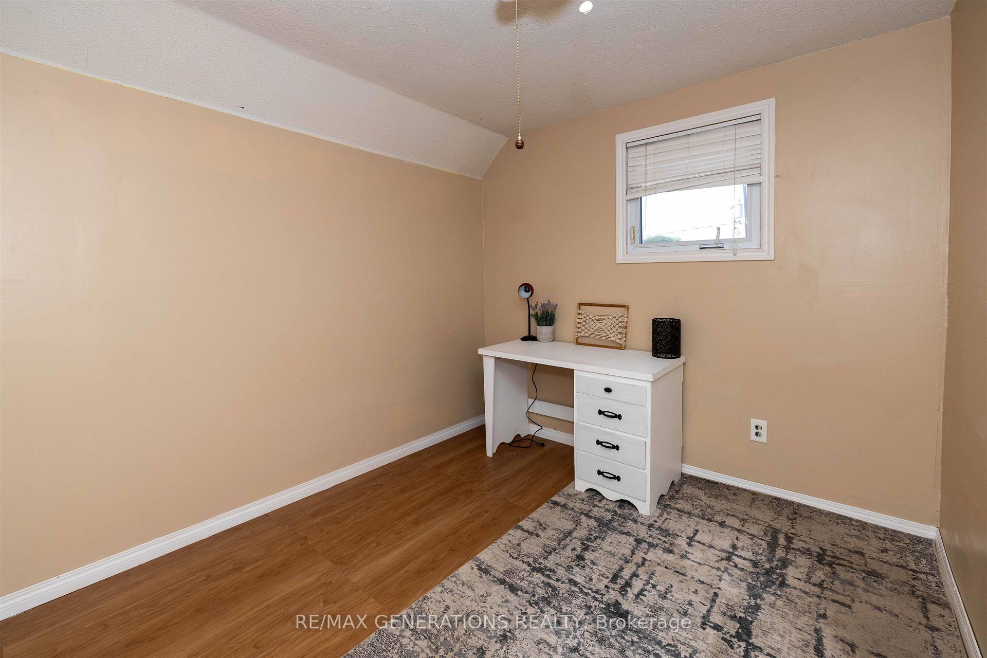 Photo 14 of 129 Heron Street, Thunder Bay, East End — HOMEH
