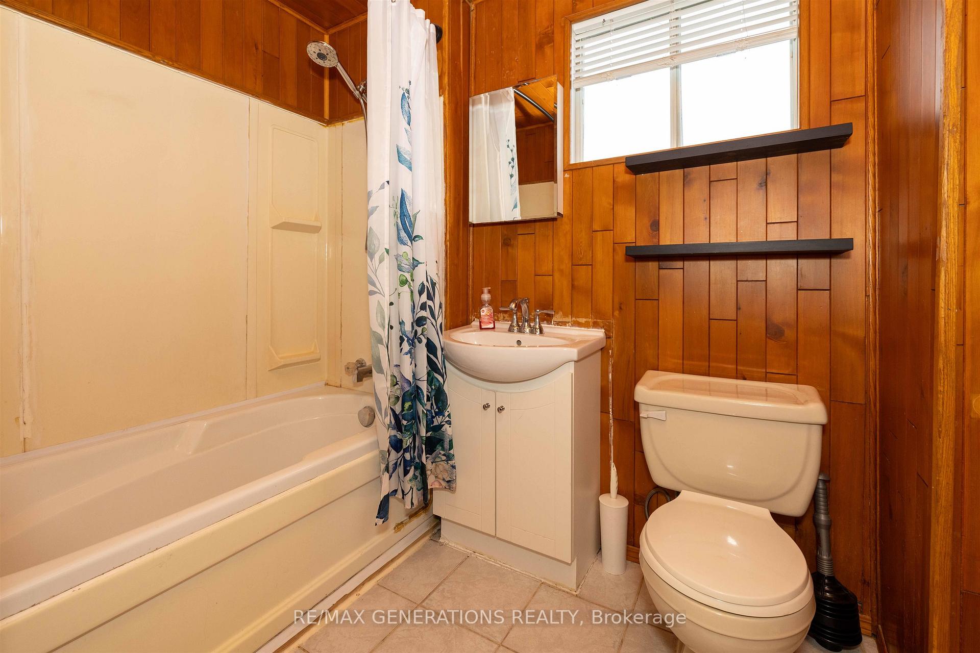 Photo 16 of 129 Heron Street, Thunder Bay, East End — HOMEH