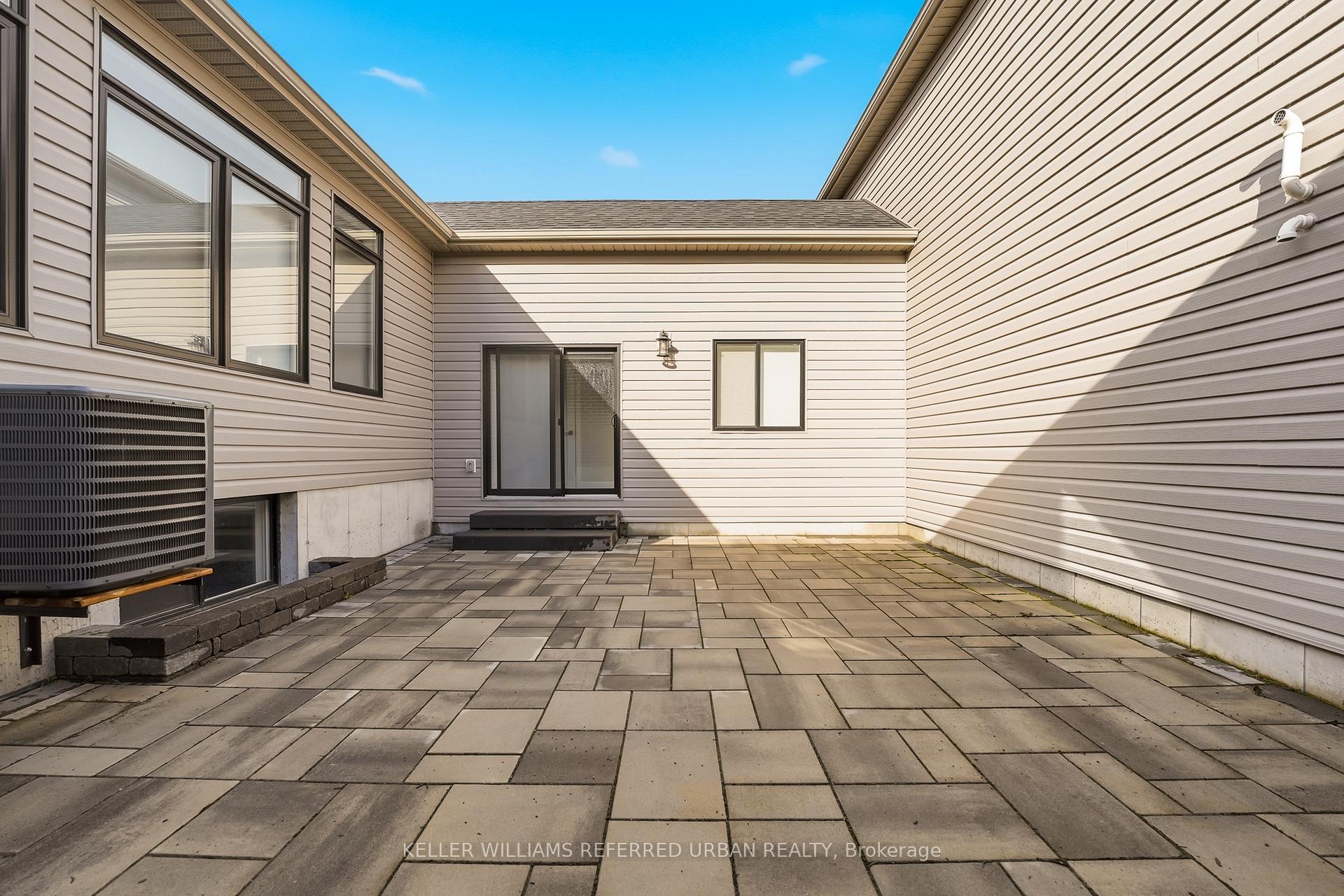Photo 2 of Unit B, 70 Riverstone Way, Belleville, Thurlow Ward — HOMEH
