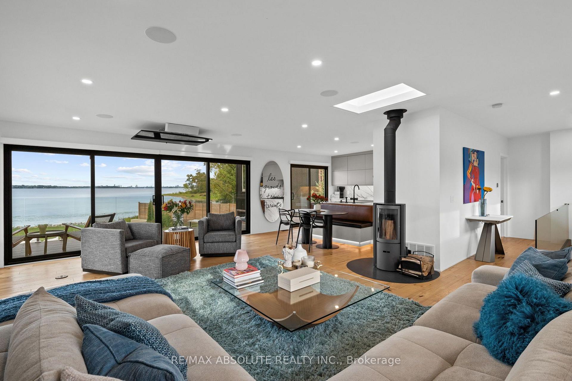 Photo 3 of 227 Grandview Road, Ottawa, Crystal Bay/Rocky Point — HOMEH