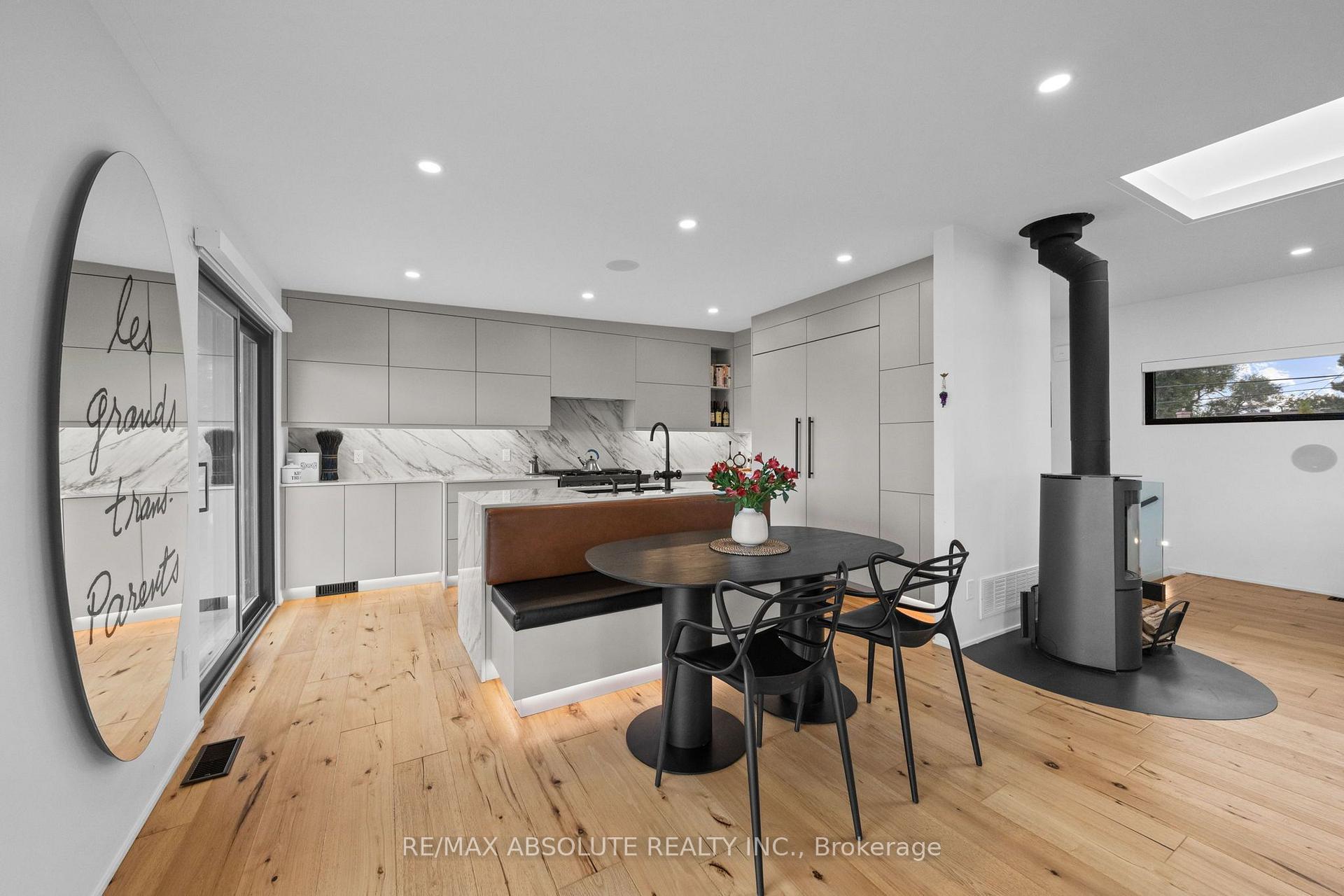 Photo 6 of 227 Grandview Road, Ottawa, Crystal Bay/Rocky Point — HOMEH