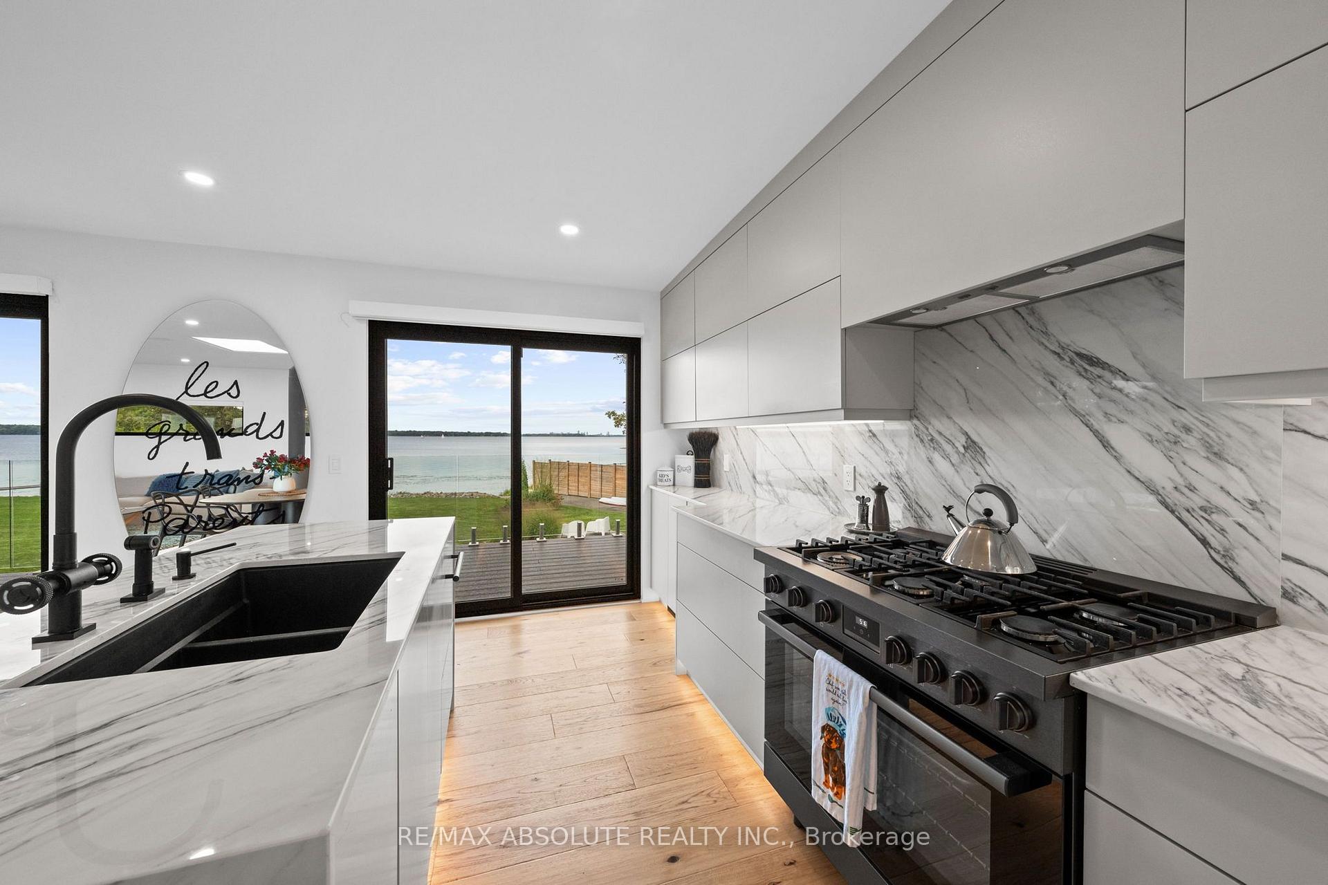 Photo 8 of 227 Grandview Road, Ottawa, Crystal Bay/Rocky Point — HOMEH