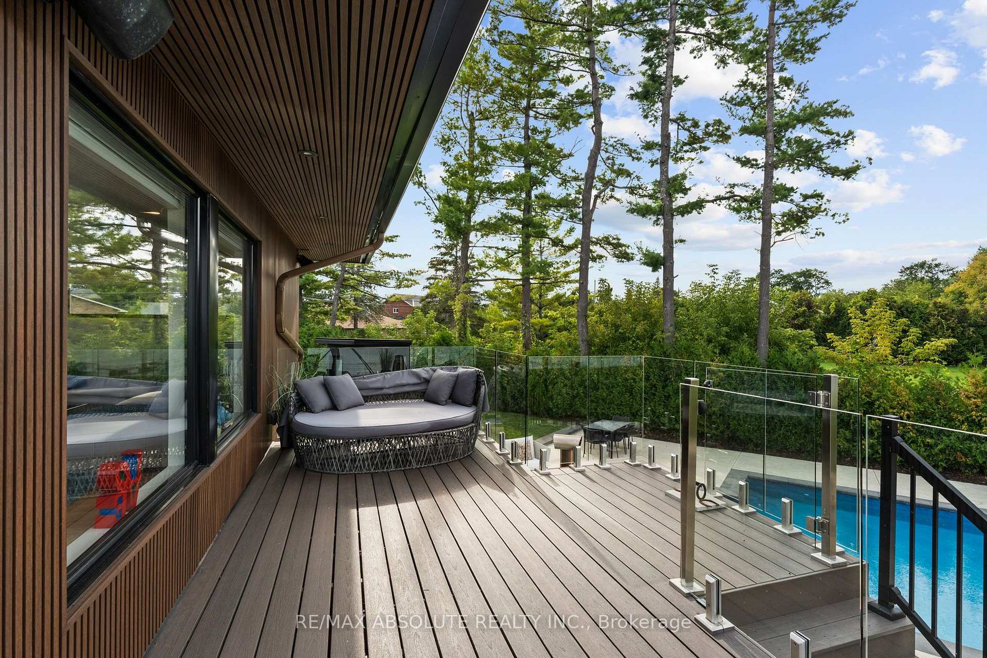 Photo 11 of 227 Grandview Road, Ottawa, Crystal Bay/Rocky Point — HOMEH