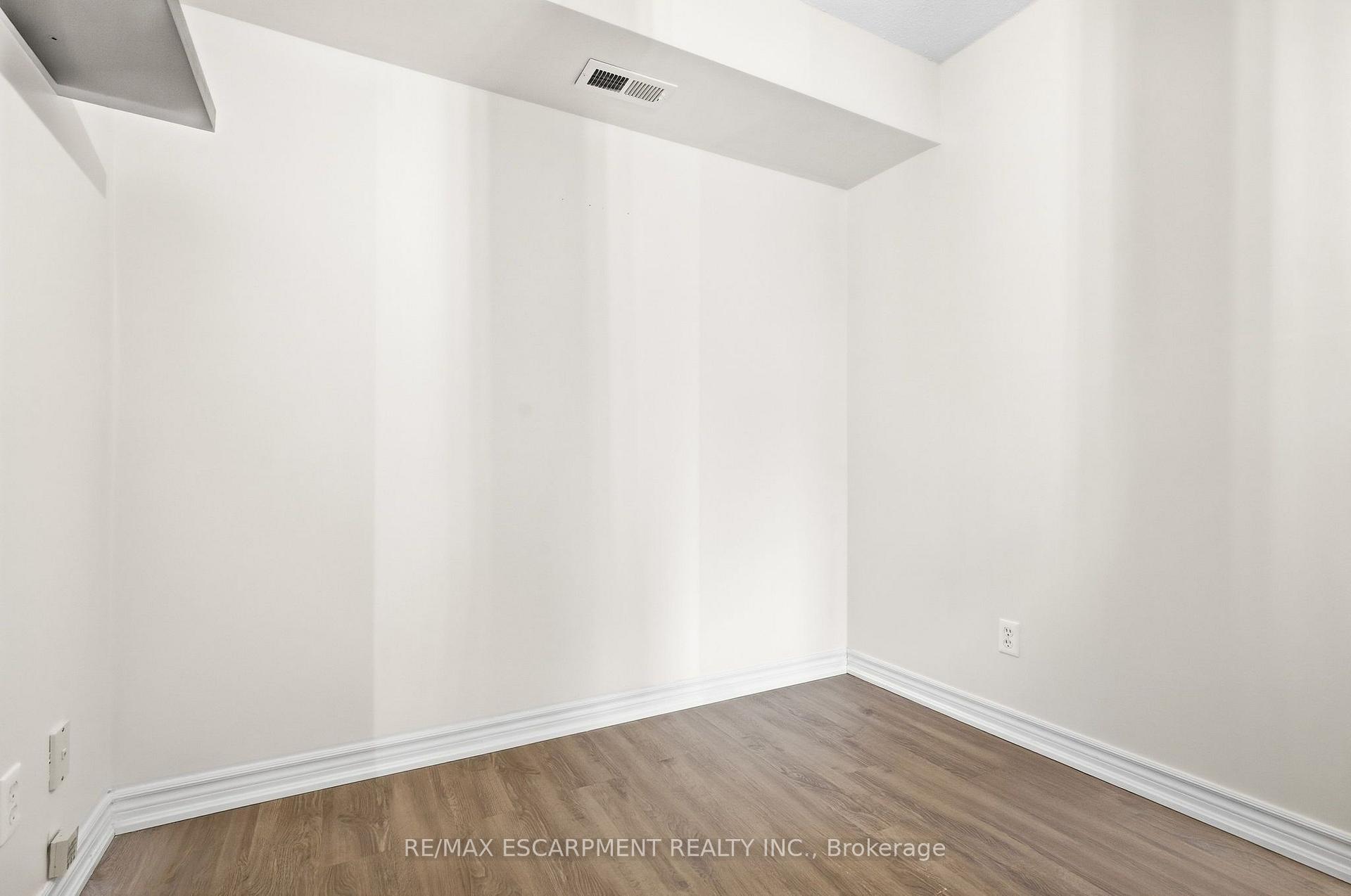 Photo 8 of Unit 306, 2055 Appleby Line, Burlington, Uptown — HOMEH