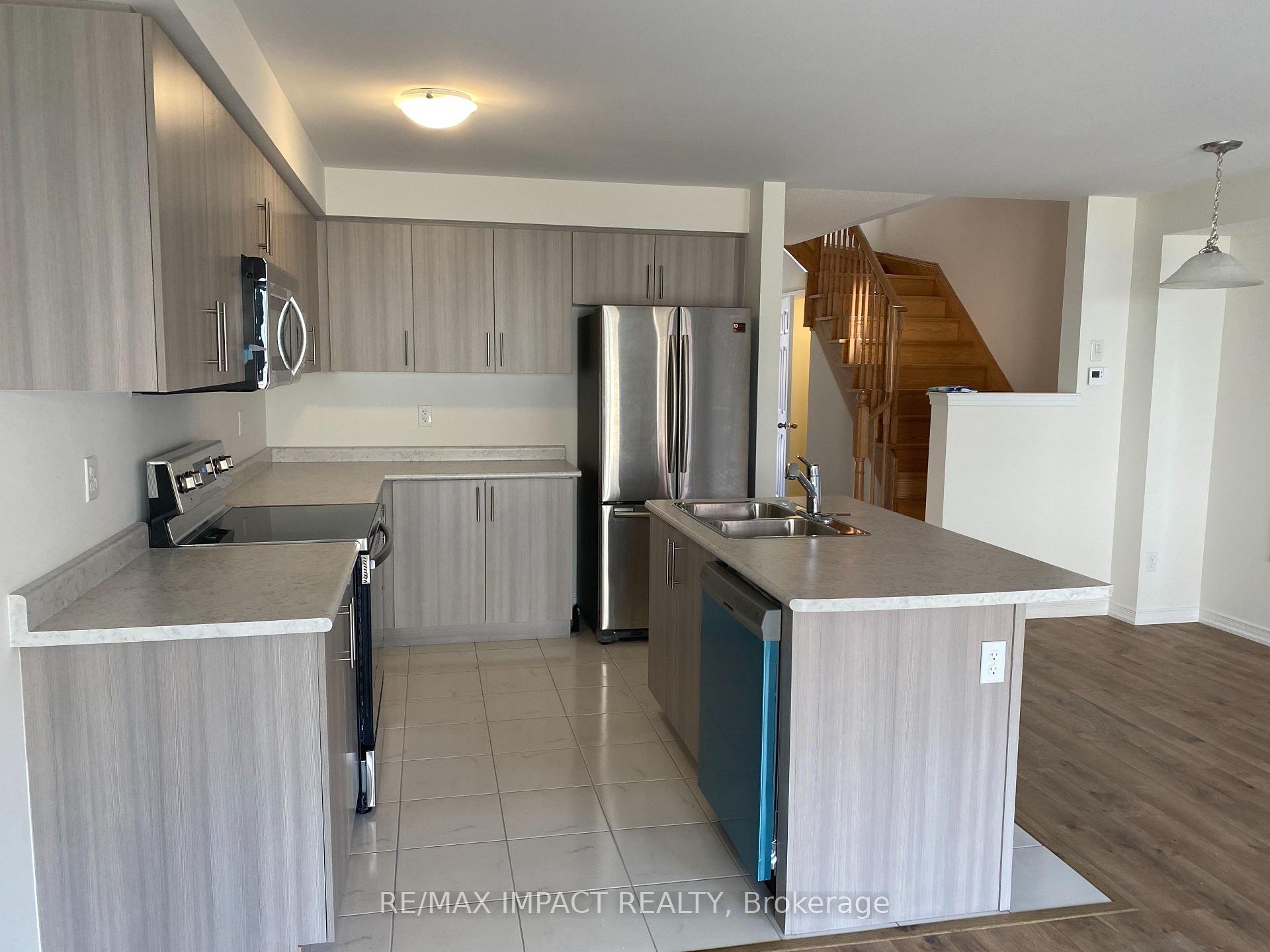 Photo 2 of 144 Ice Palace Crescent, Oshawa, Windfields — HOMEH