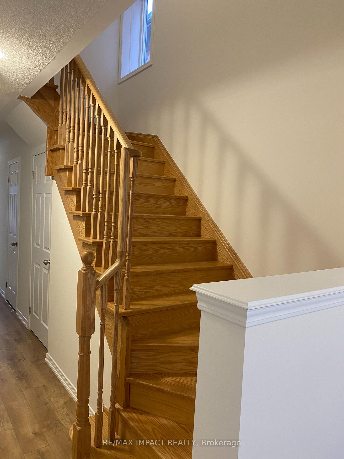 Photo 8 of 144 Ice Palace Crescent, Oshawa, Windfields — HOMEH