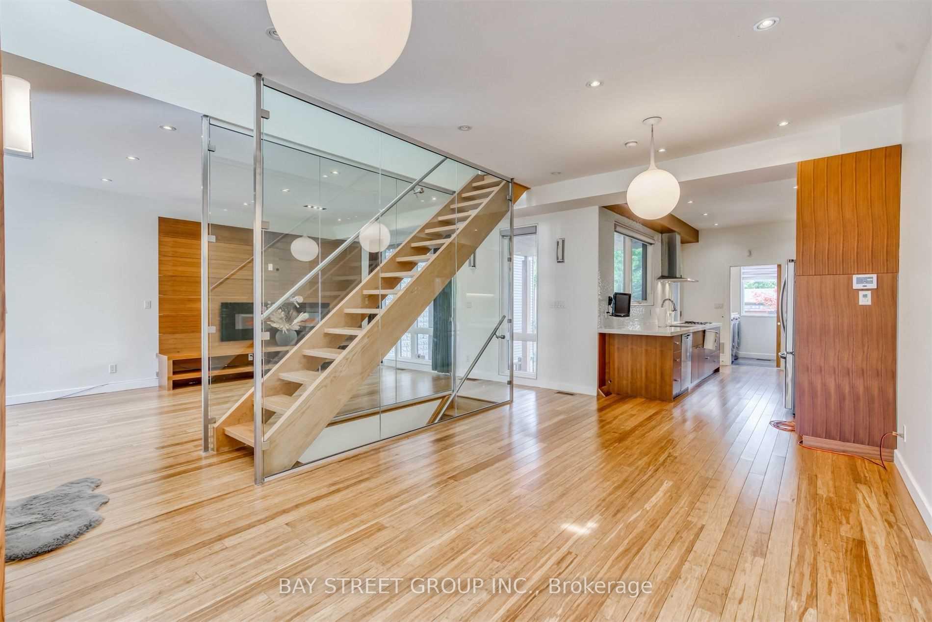 Photo 7 of 296 Borden Street, Toronto, University — HOMEH